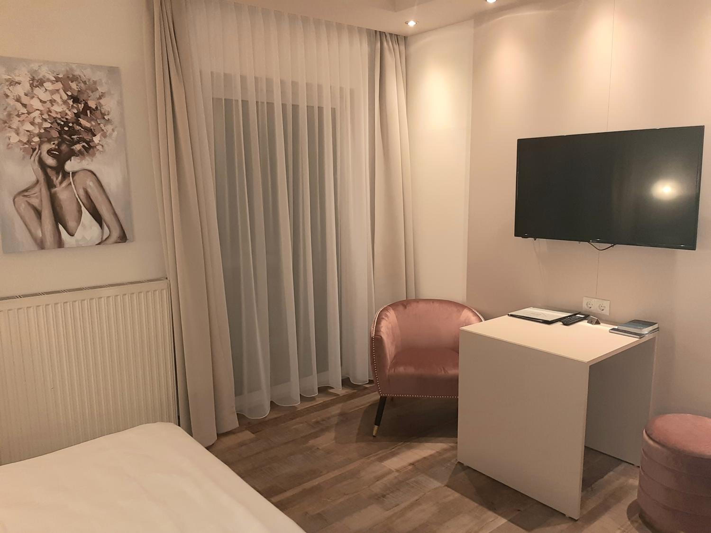 Large Single Room photo 3