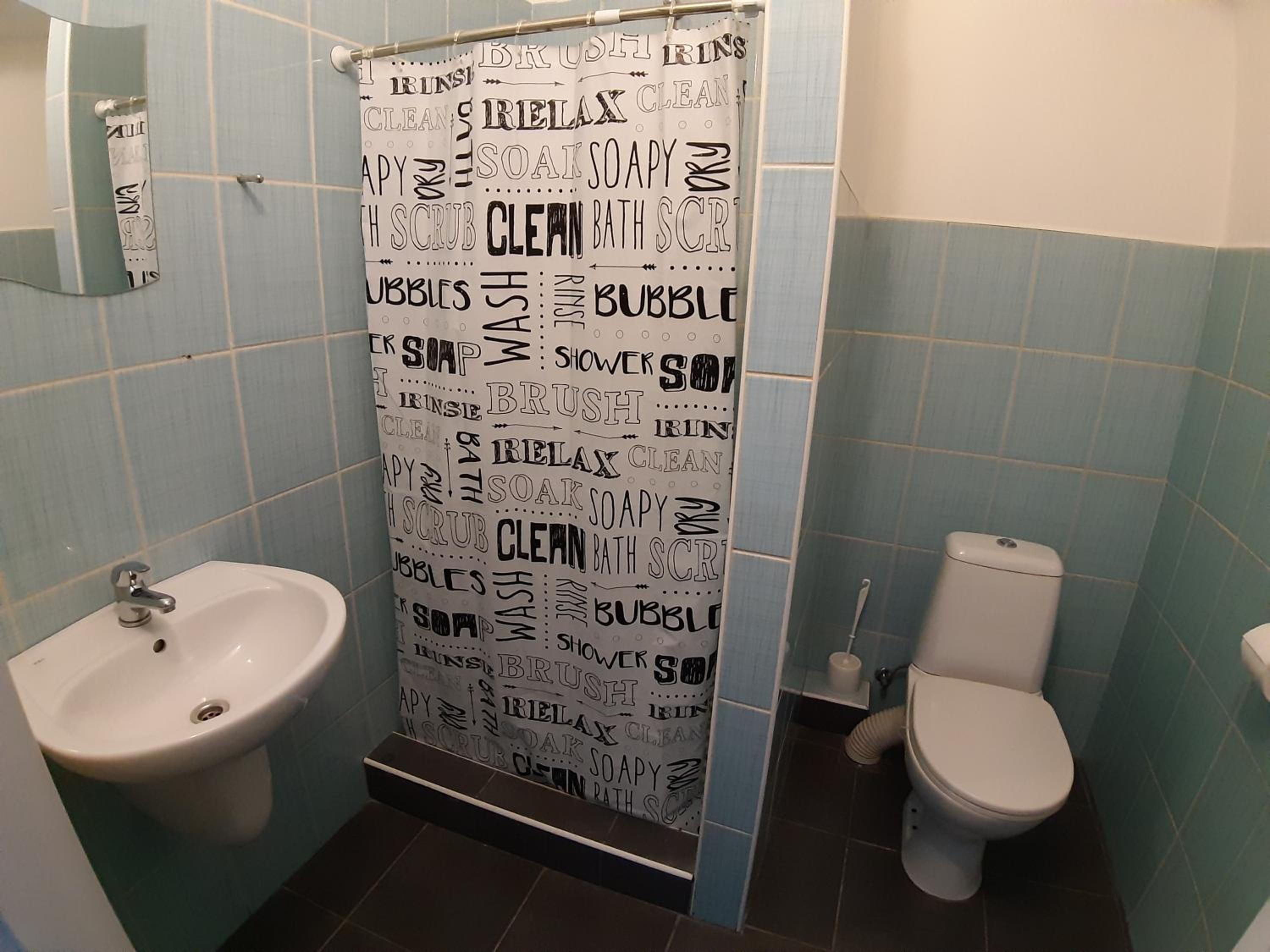 Double Room with Private Bathroom - Photo 4
