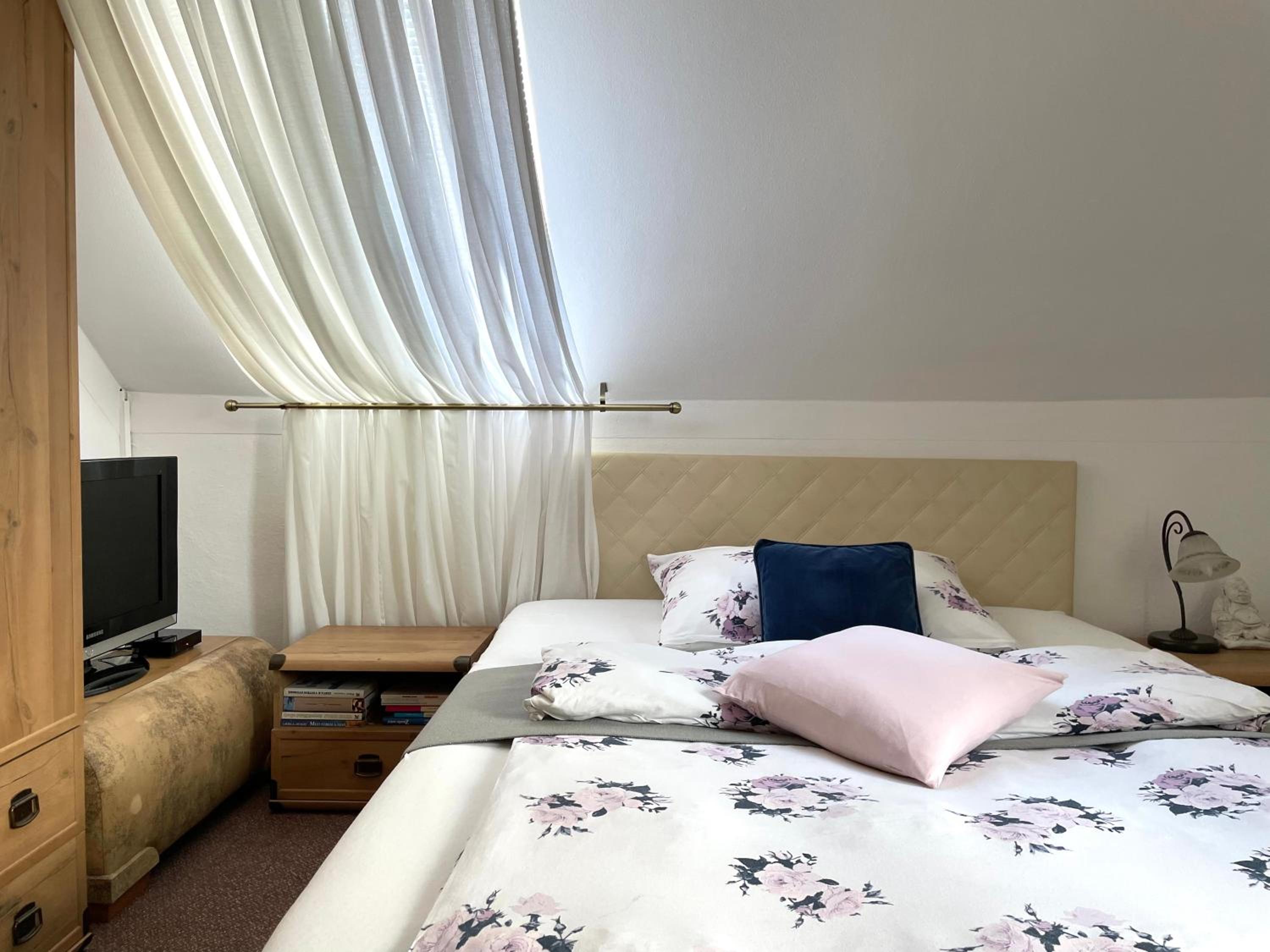 Large Single Room photo 1
