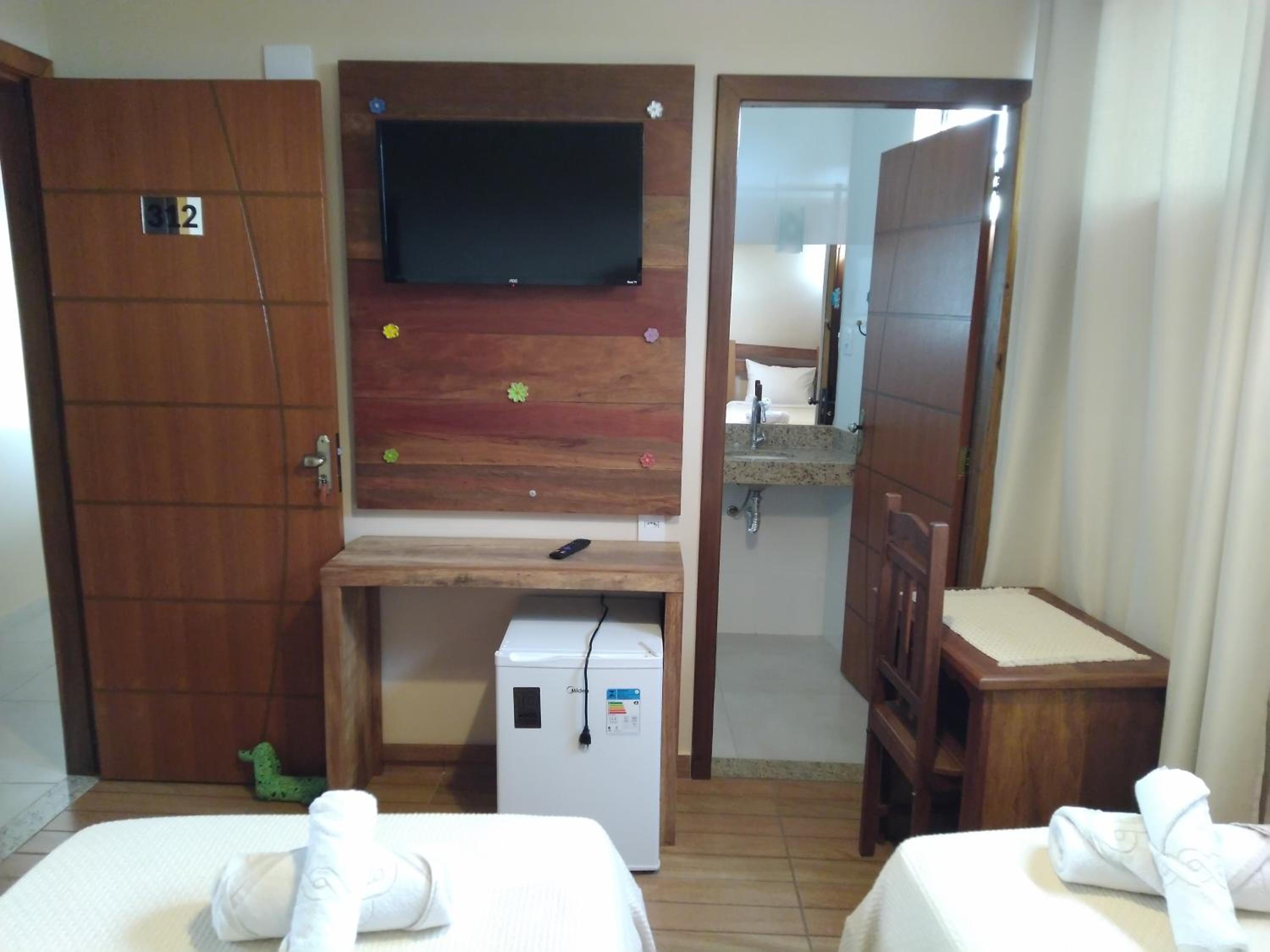 Twin Room with Bathroom photo 3