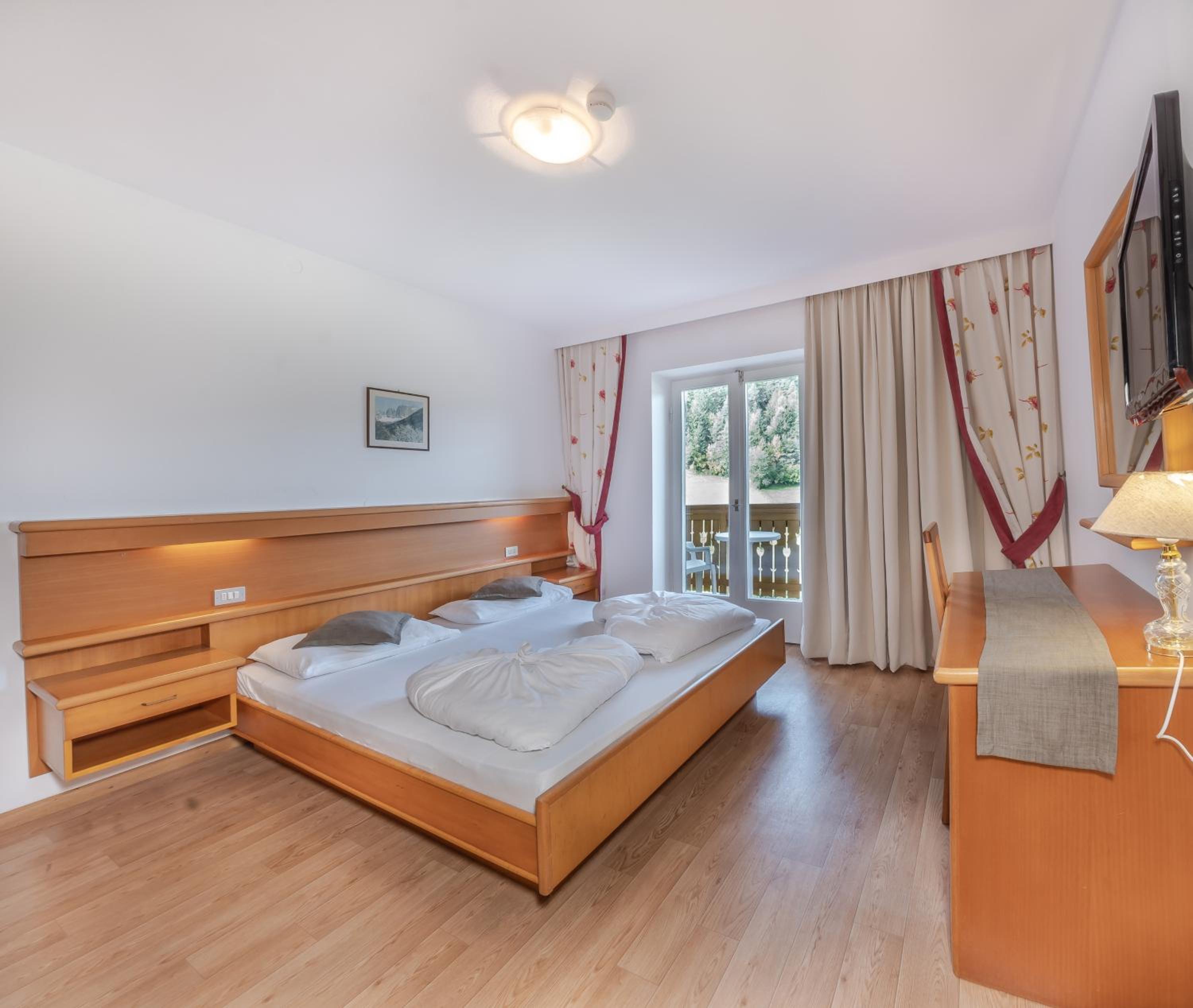 Double Room (3 Stars) - Photo 1