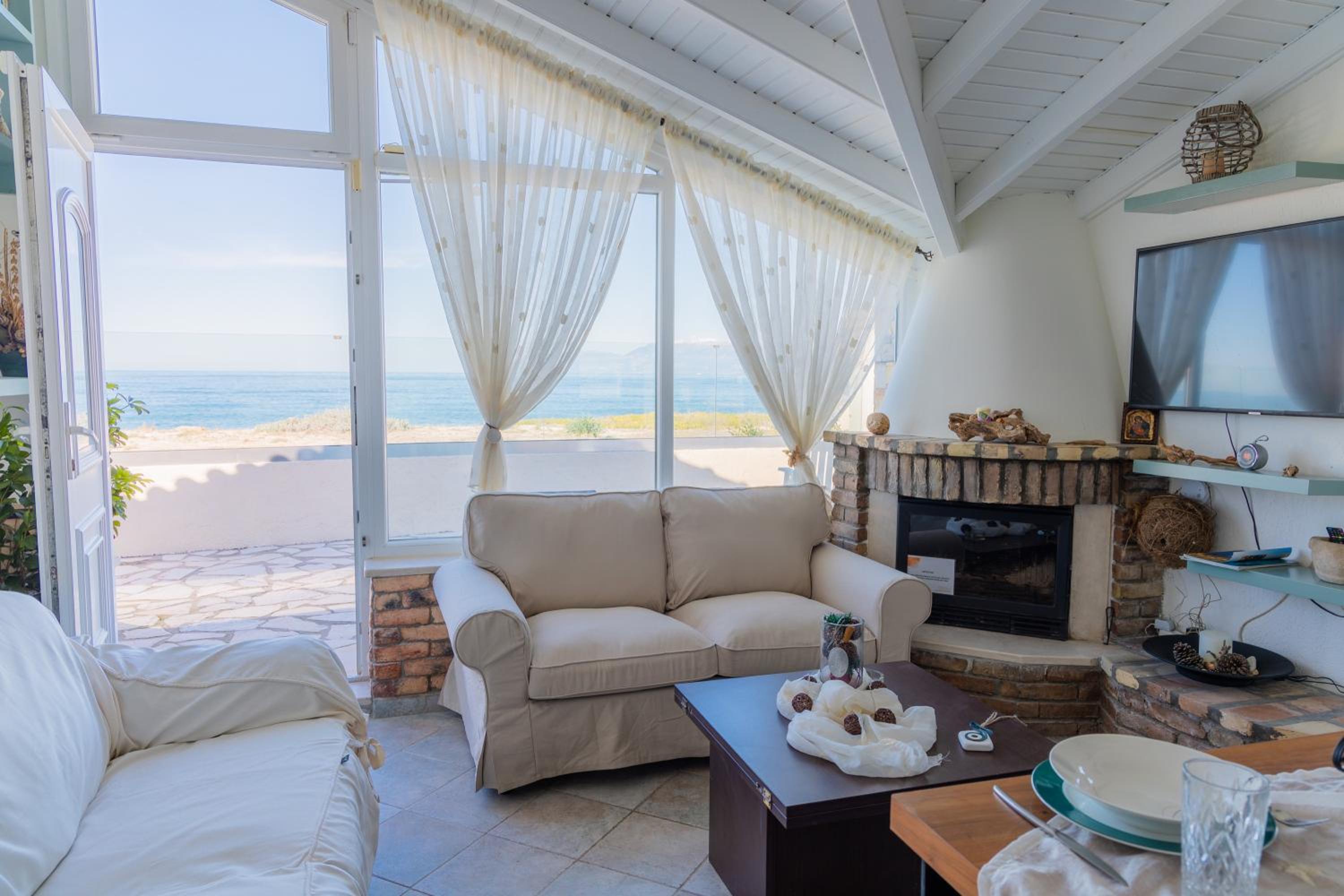 Three-Bedroom Villa photo 2
