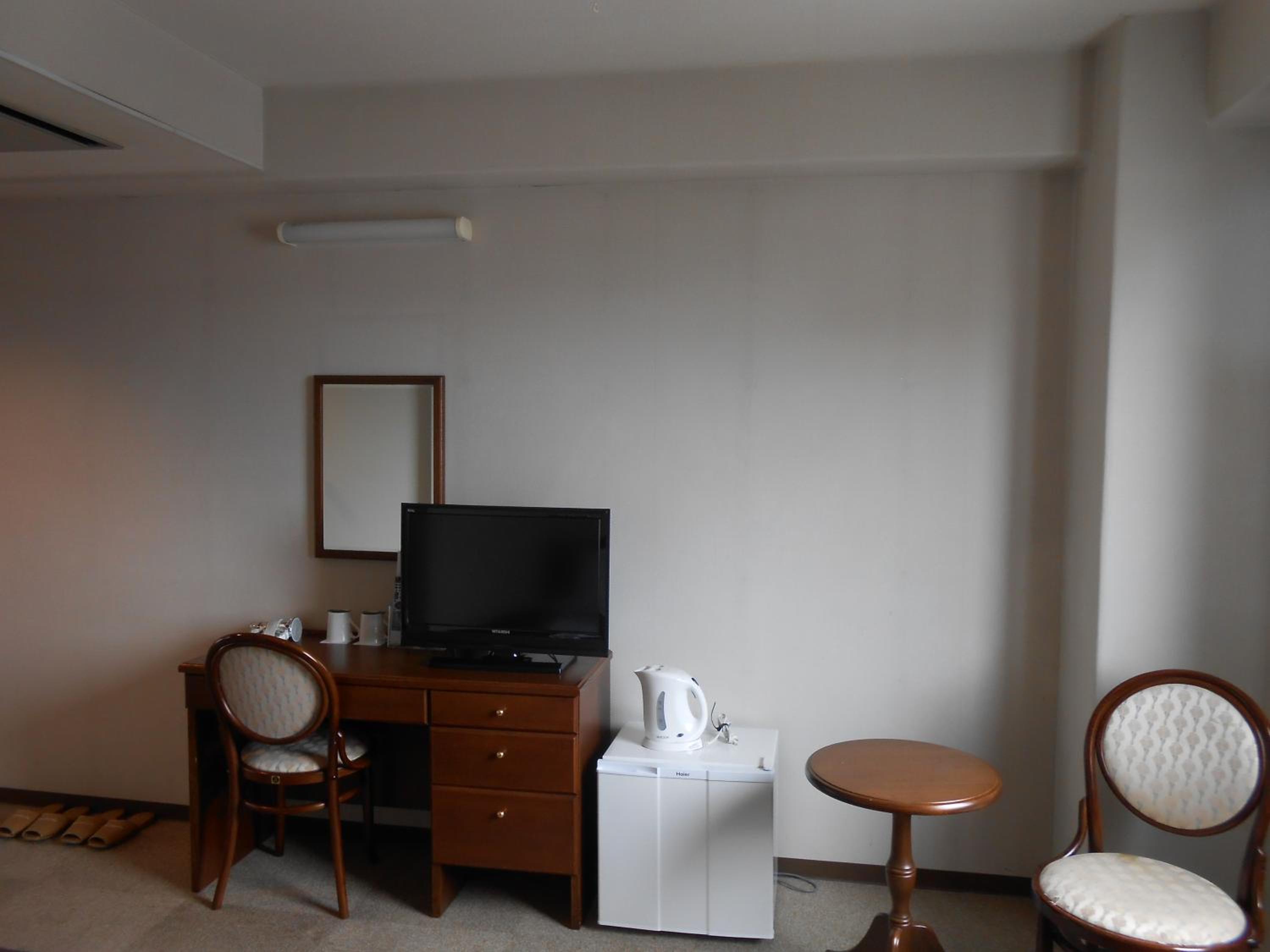 Twin Room - Smoking photo 2