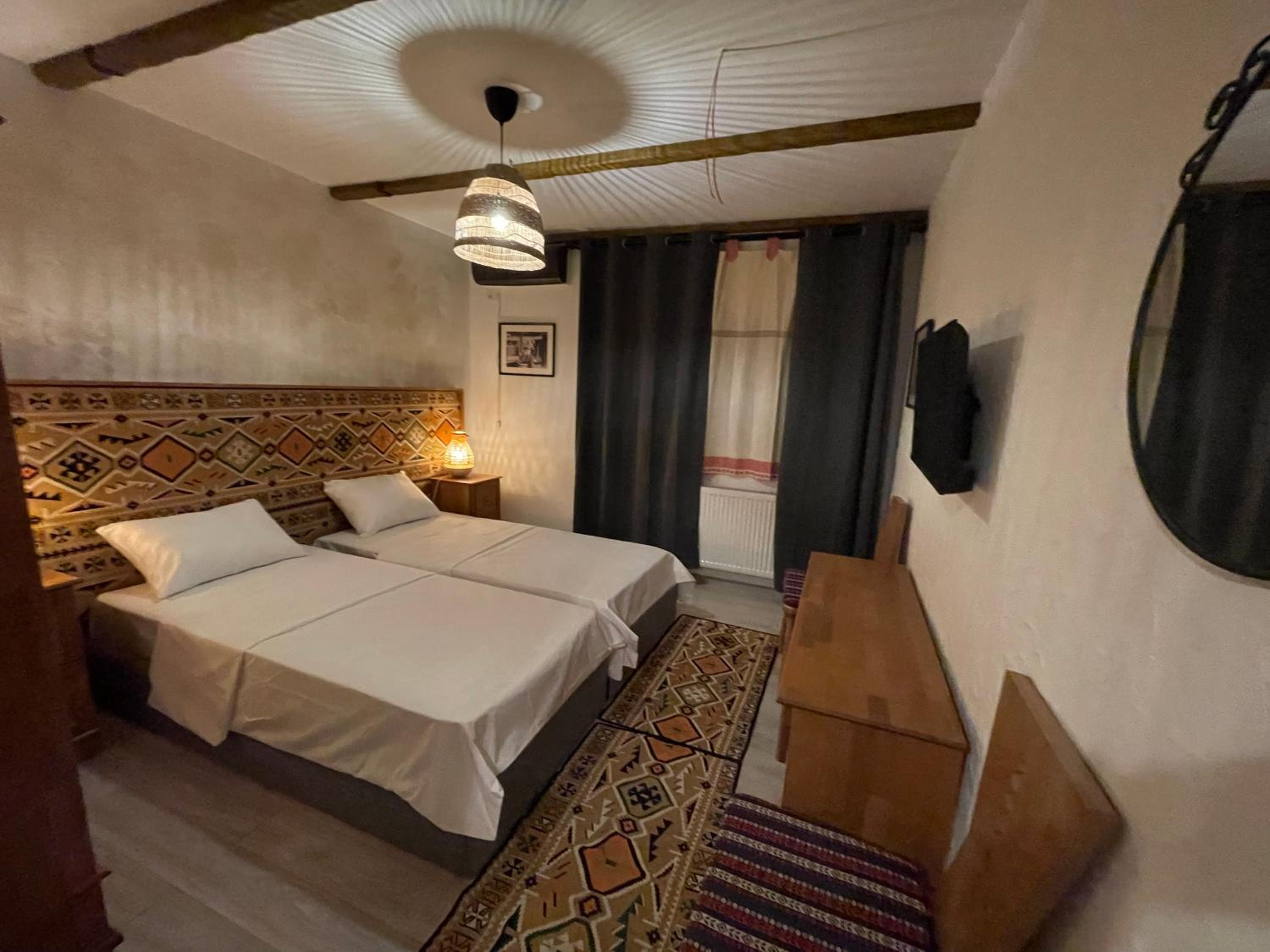 Twin Room - Photo 1