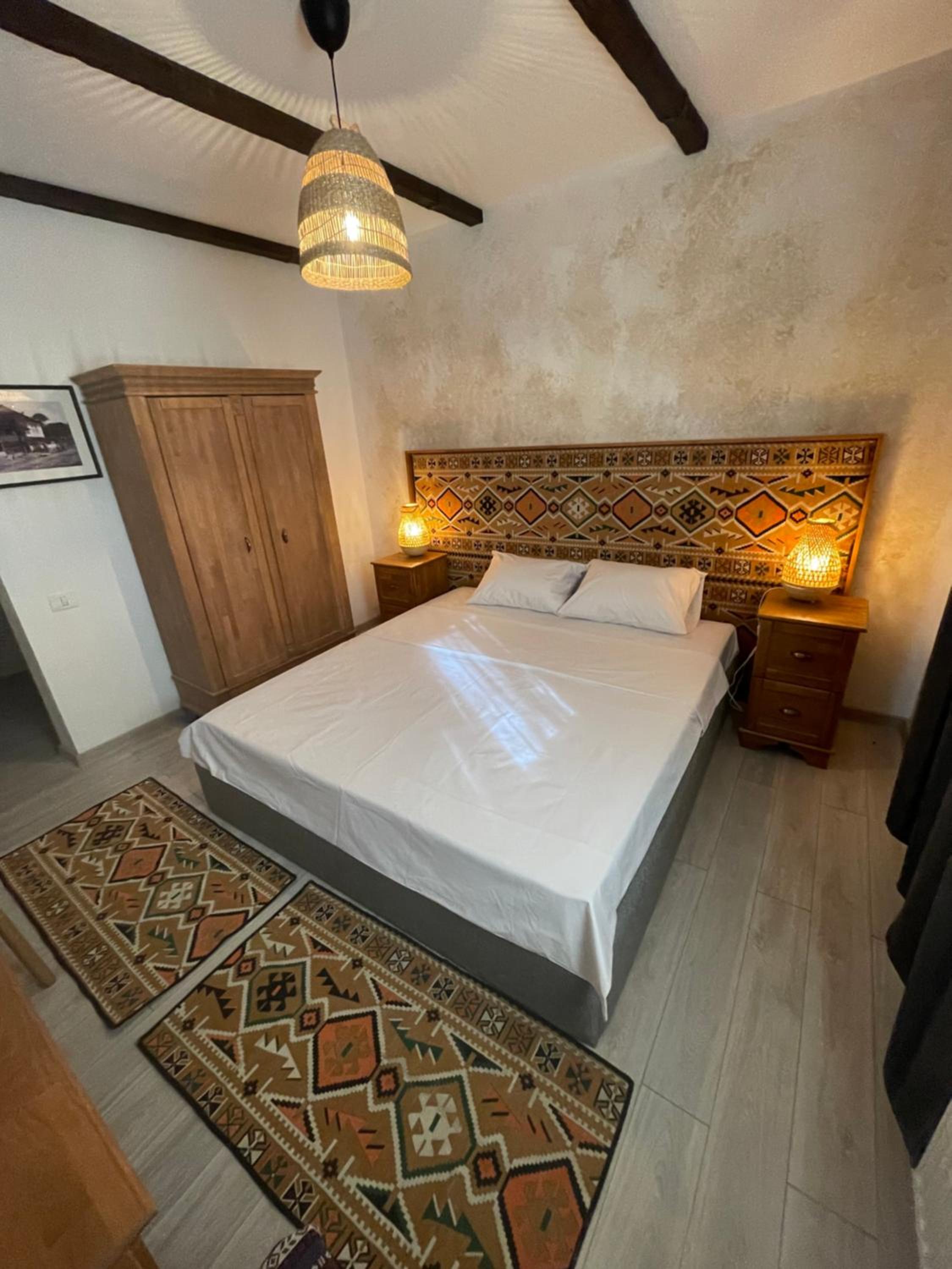 Double Room - Photo 2