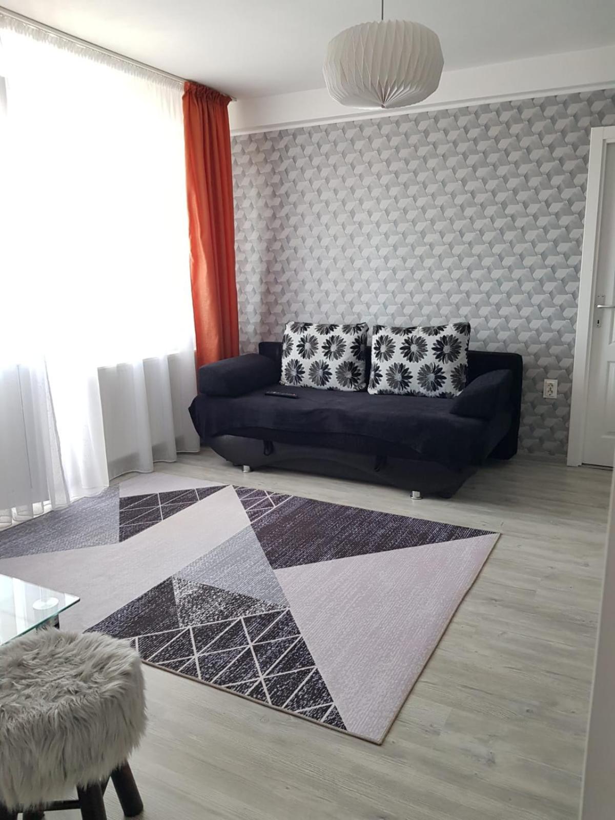 One-Bedroom Apartment - Photo 11