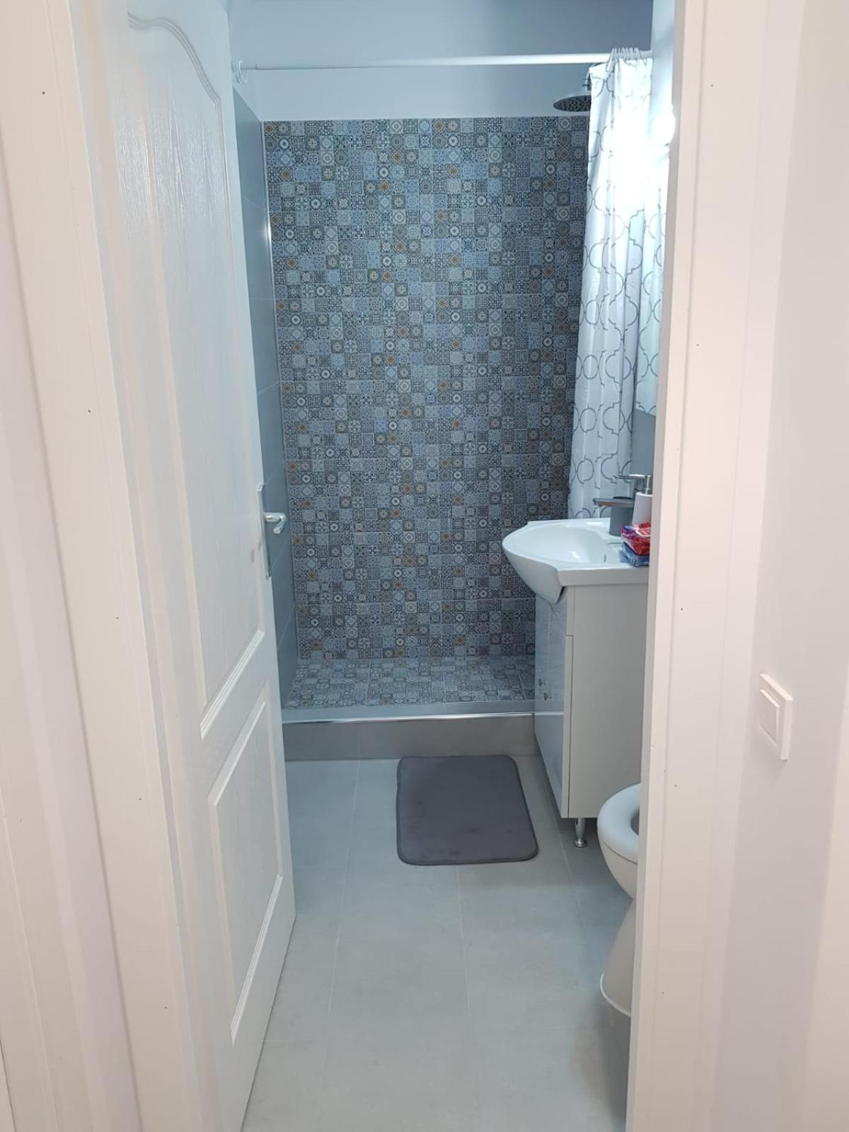 One-Bedroom Apartment - Photo 33