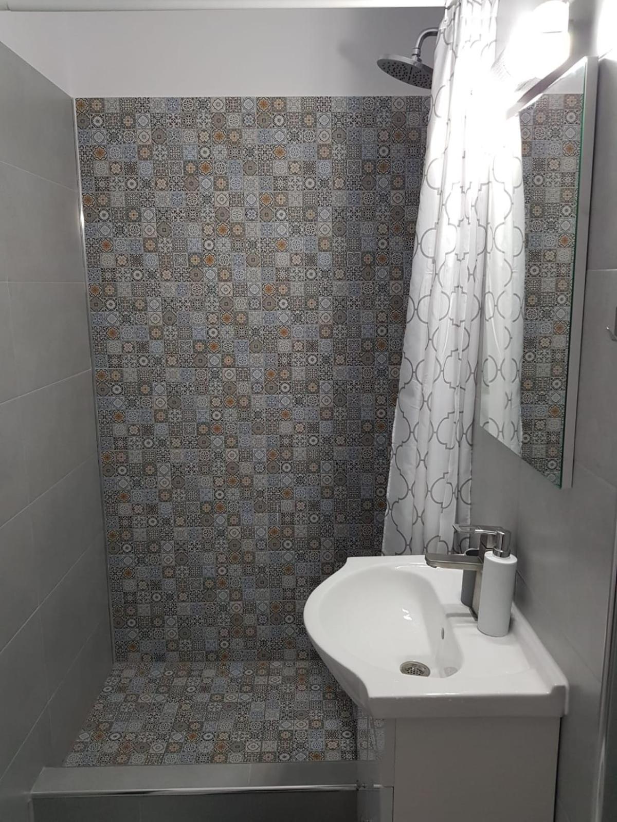 One-Bedroom Apartment - Photo 31