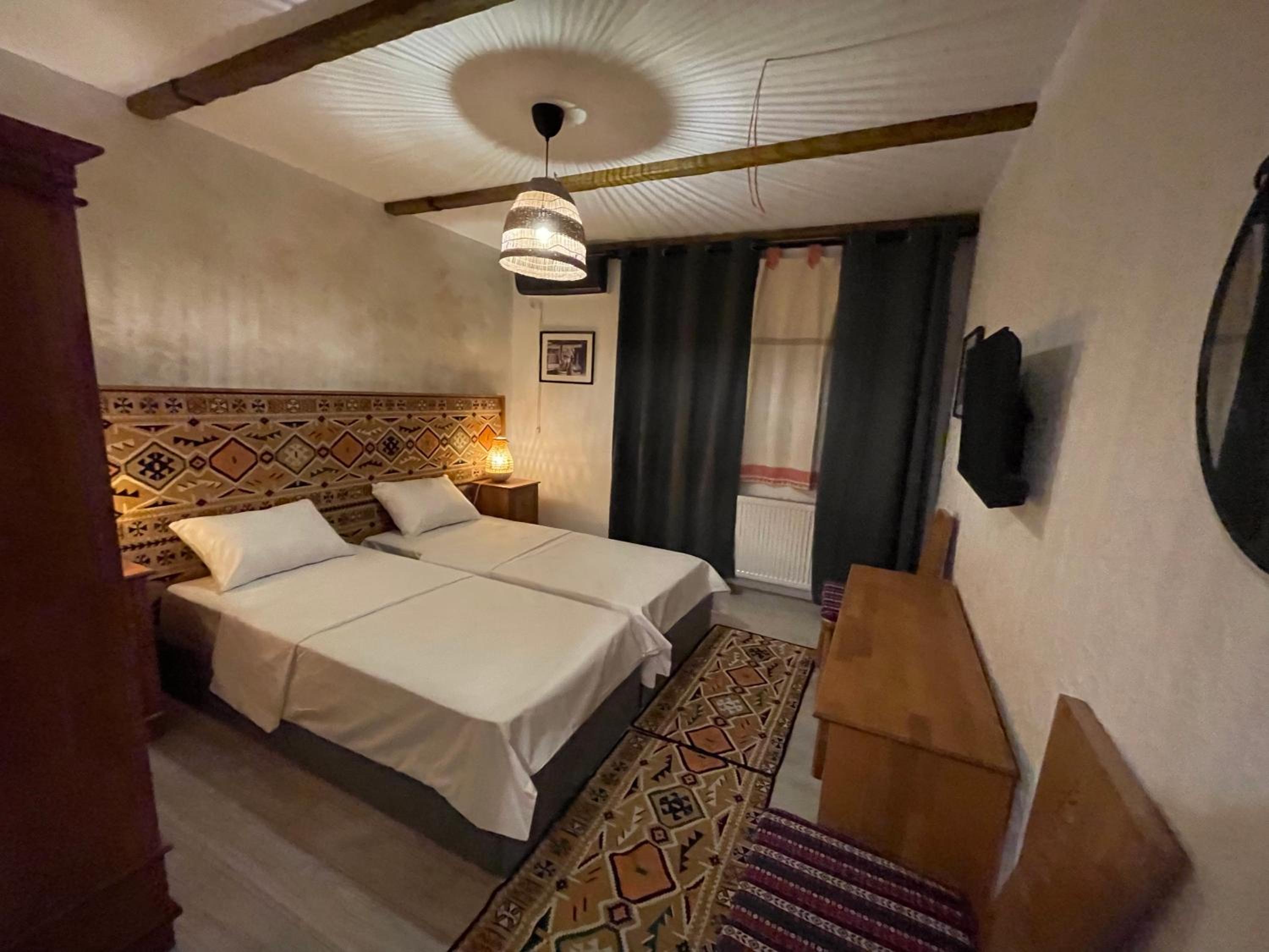 Twin Room - Photo 4