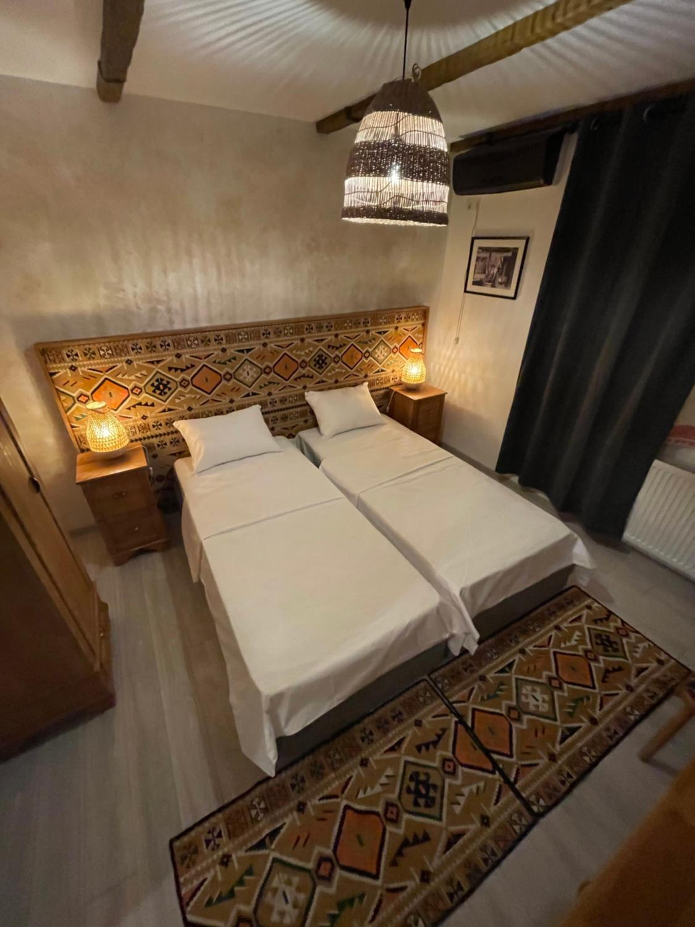 Twin Room - Photo 5
