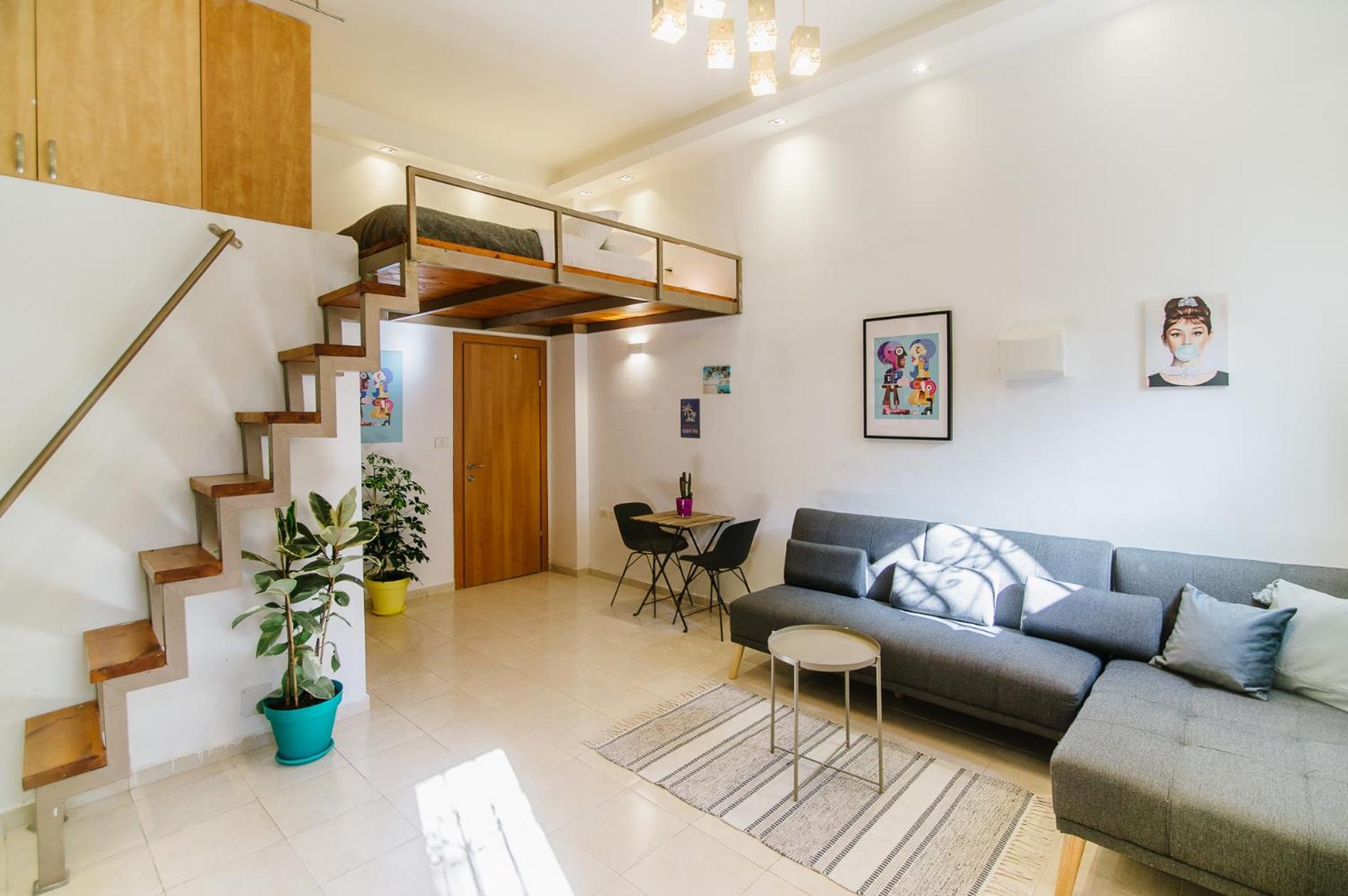 Studio Apartment With Gallery