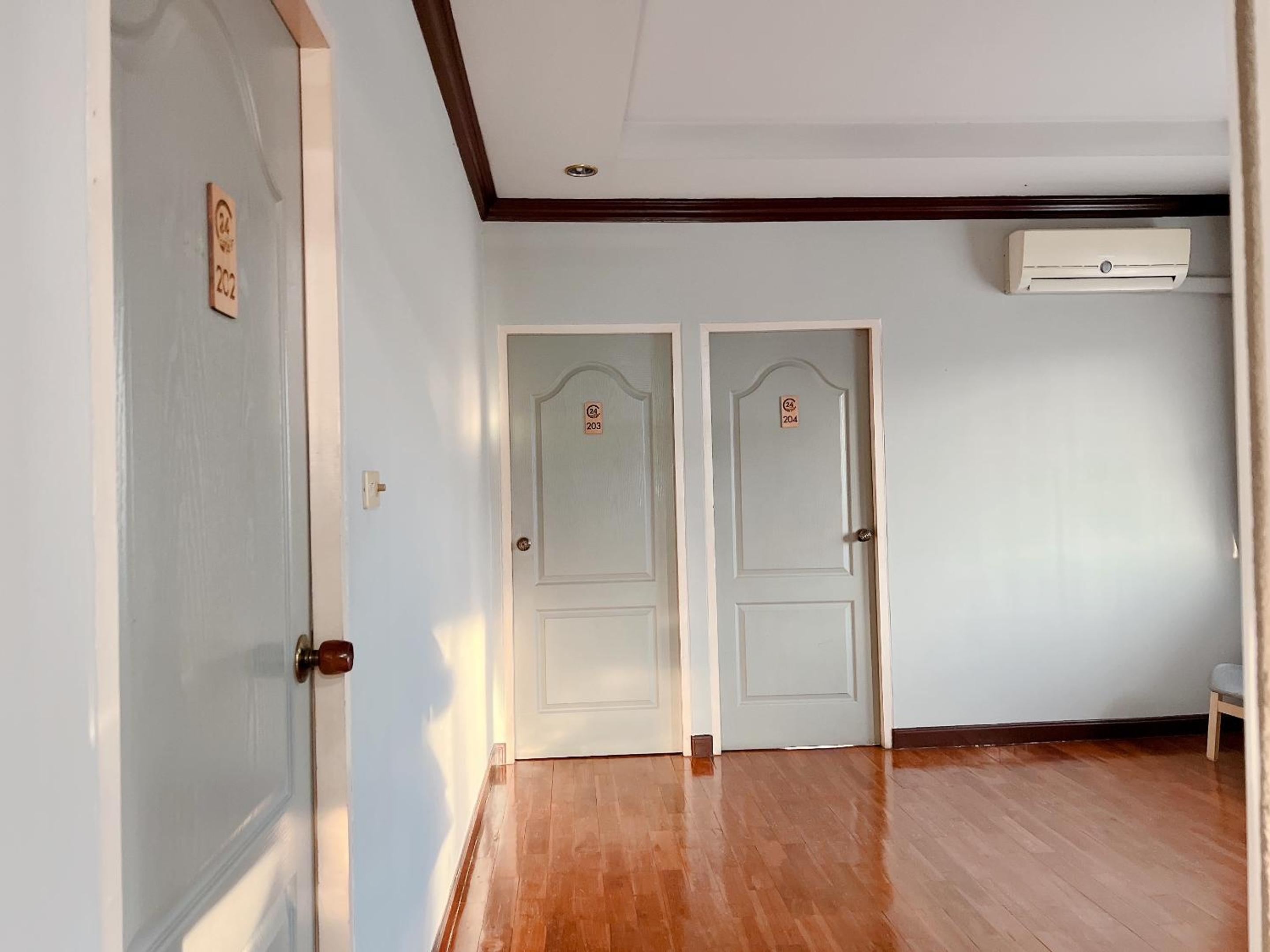Four-Bedroom House - Photo 15