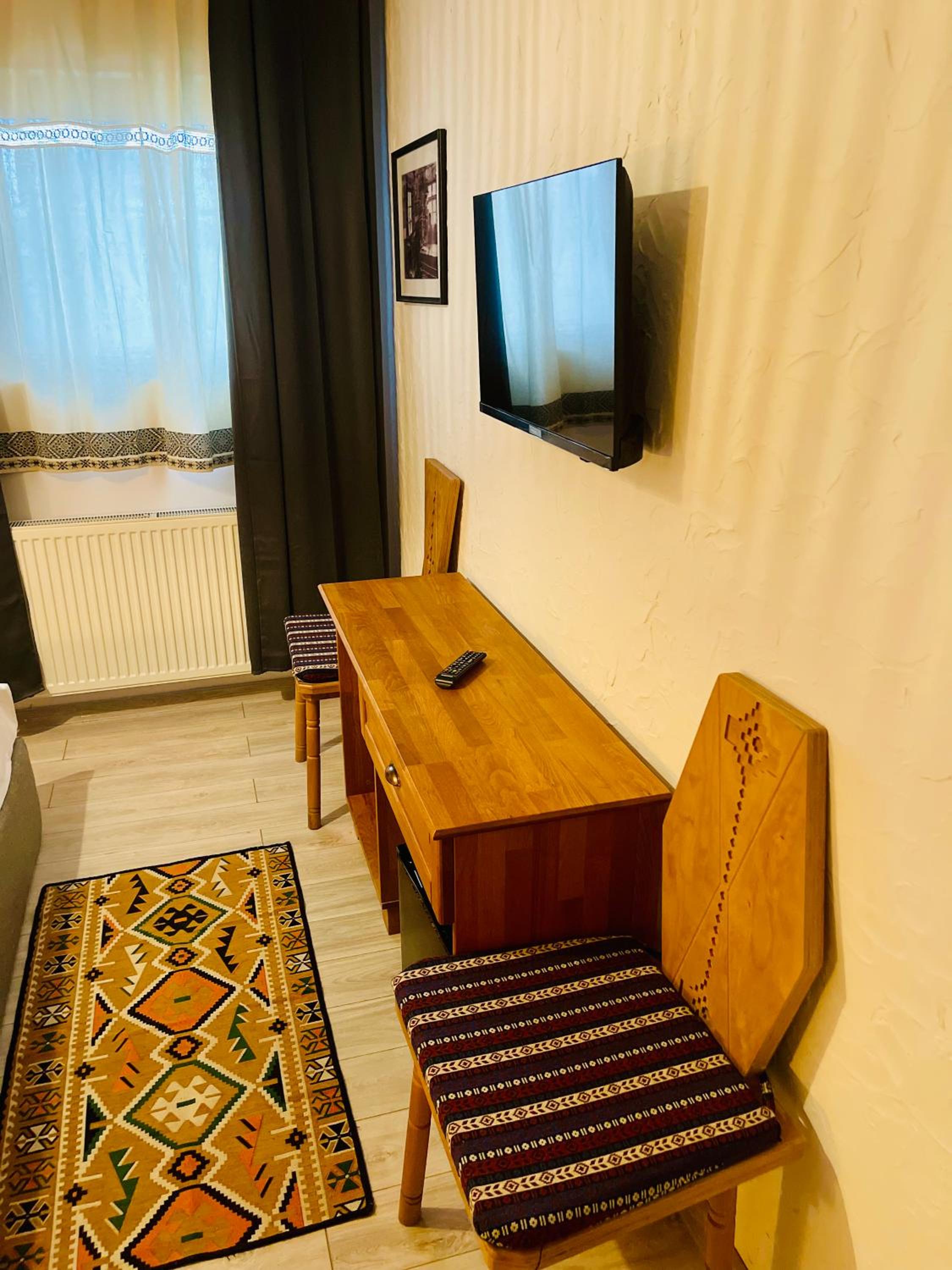 Double Room - Photo 3