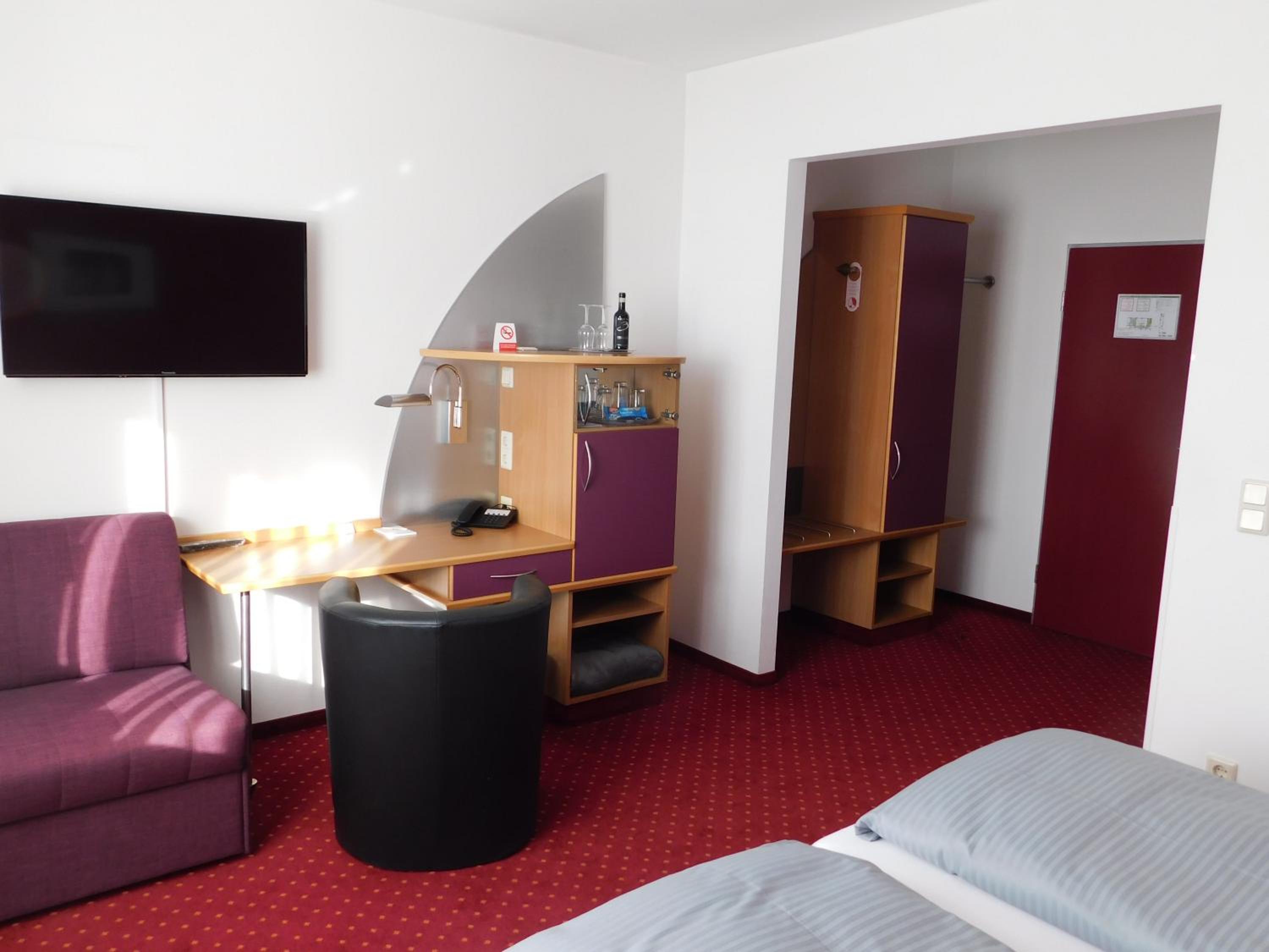 Deluxe Double Room with Balcony photo 3