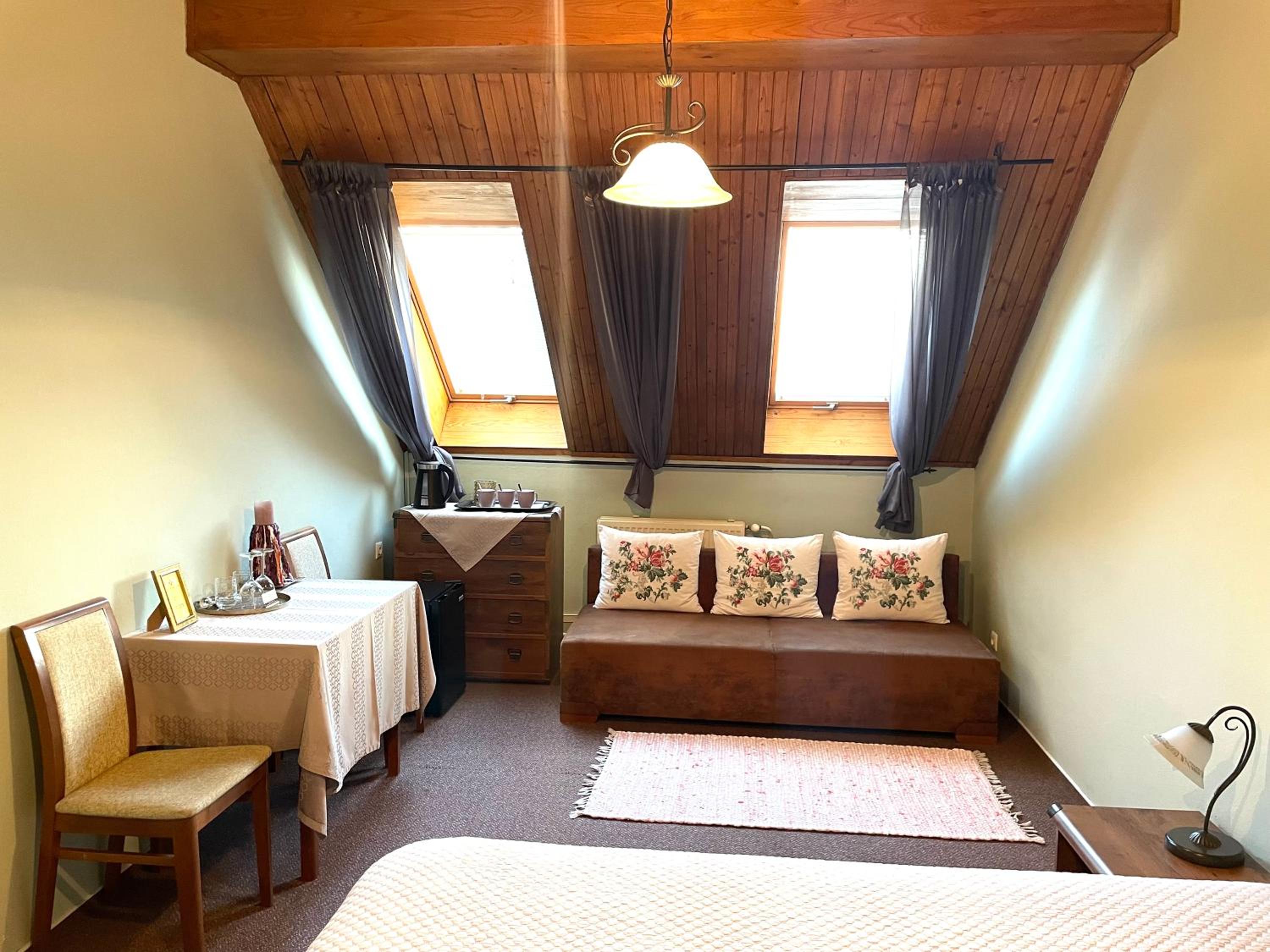 Family Room with Private Bathroom photo 1