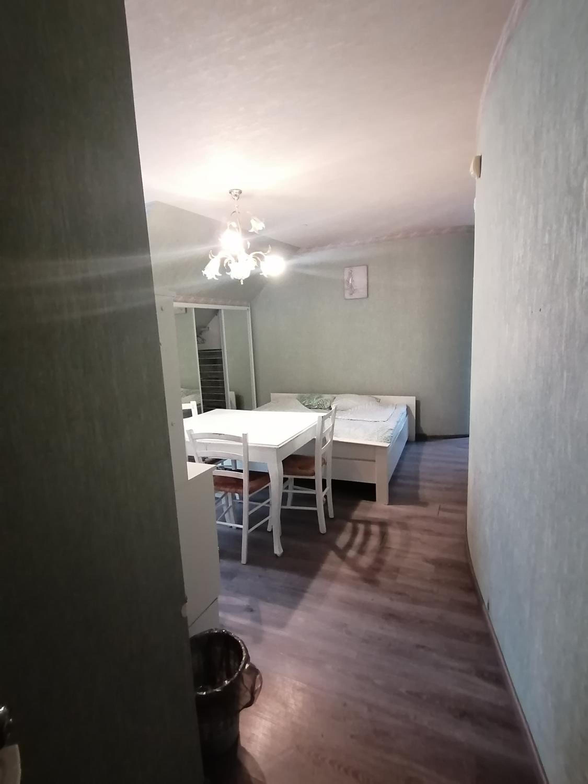 Family Room with Private Bathroom - Photo 7