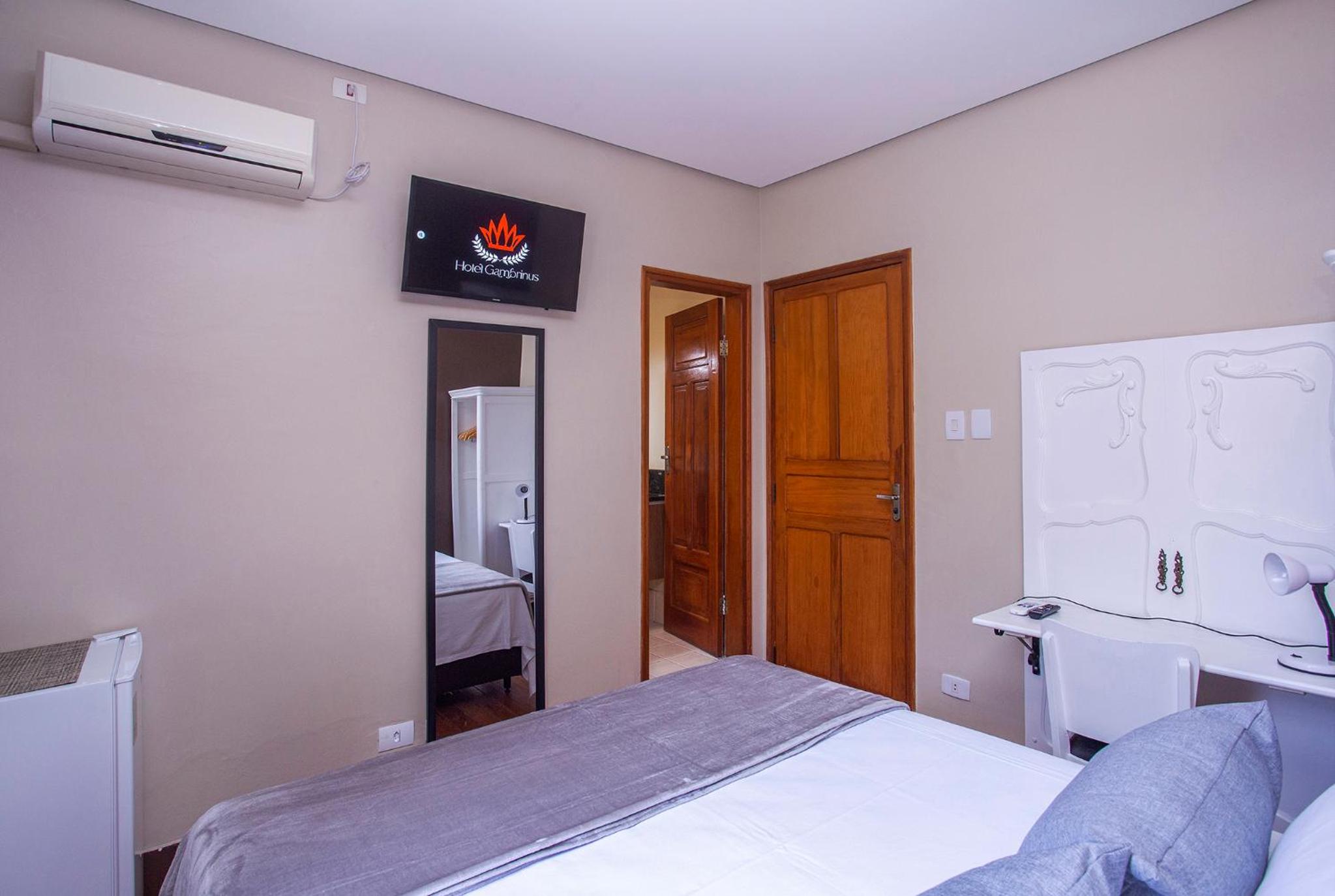 Standard Double Room - Photo 9