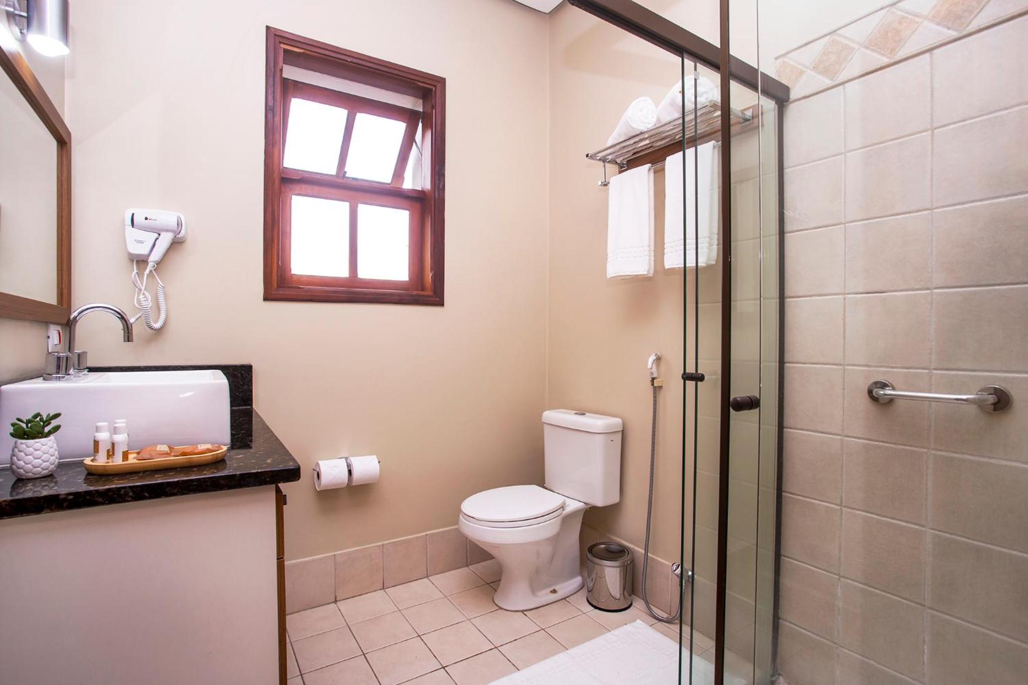 Deluxe Room - Photo 16