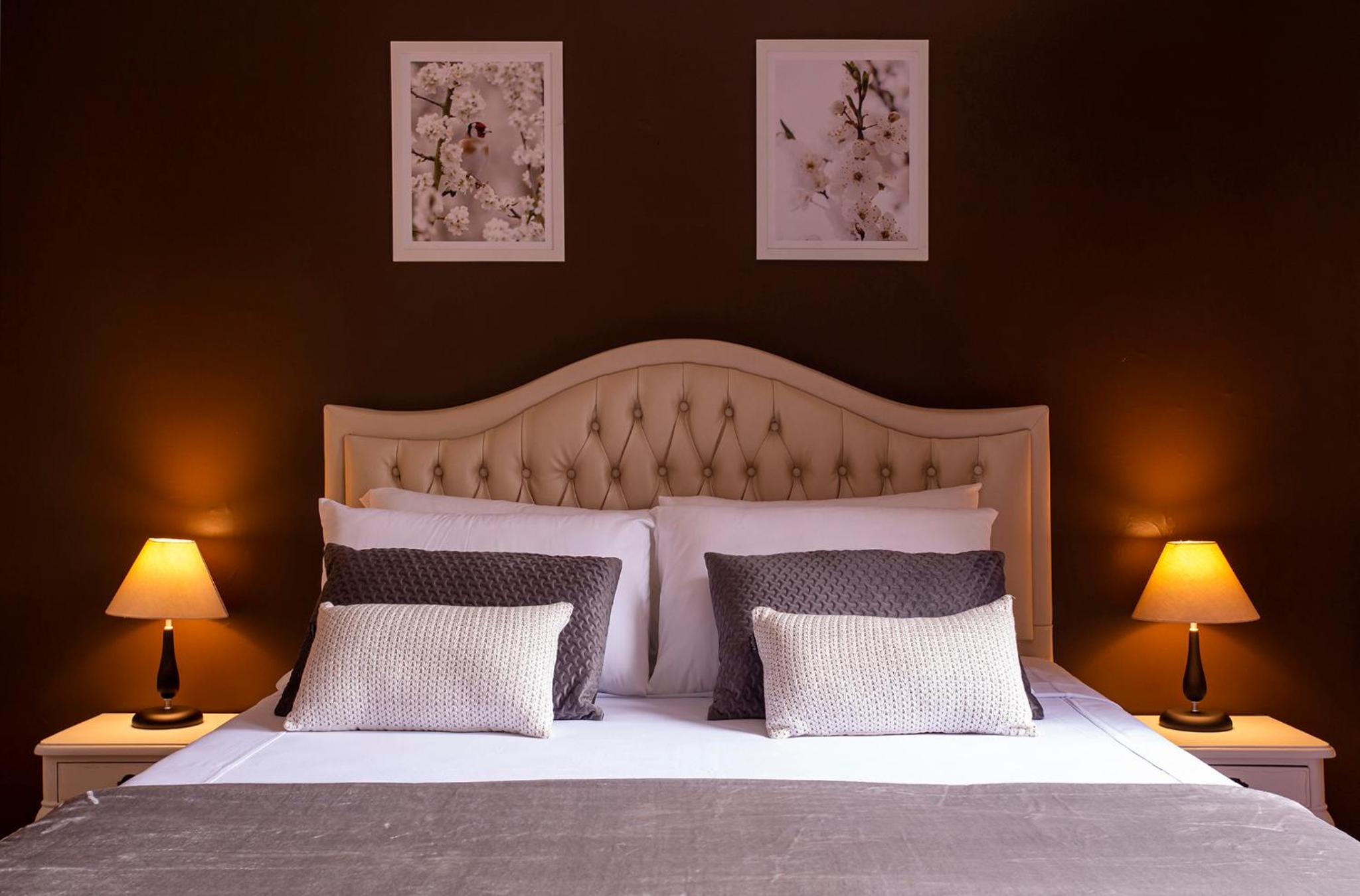 Deluxe Room - Photo 10