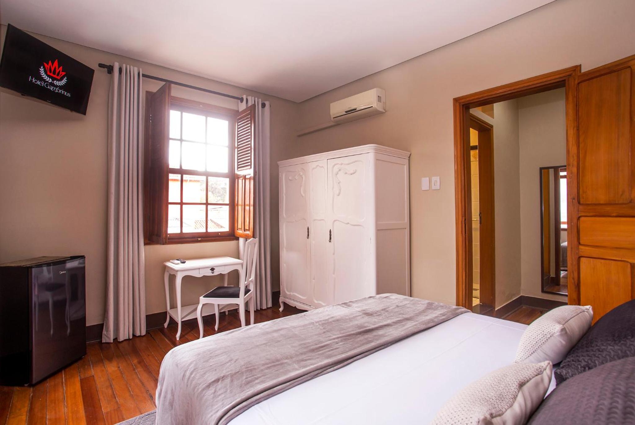 Deluxe Room - Photo 9