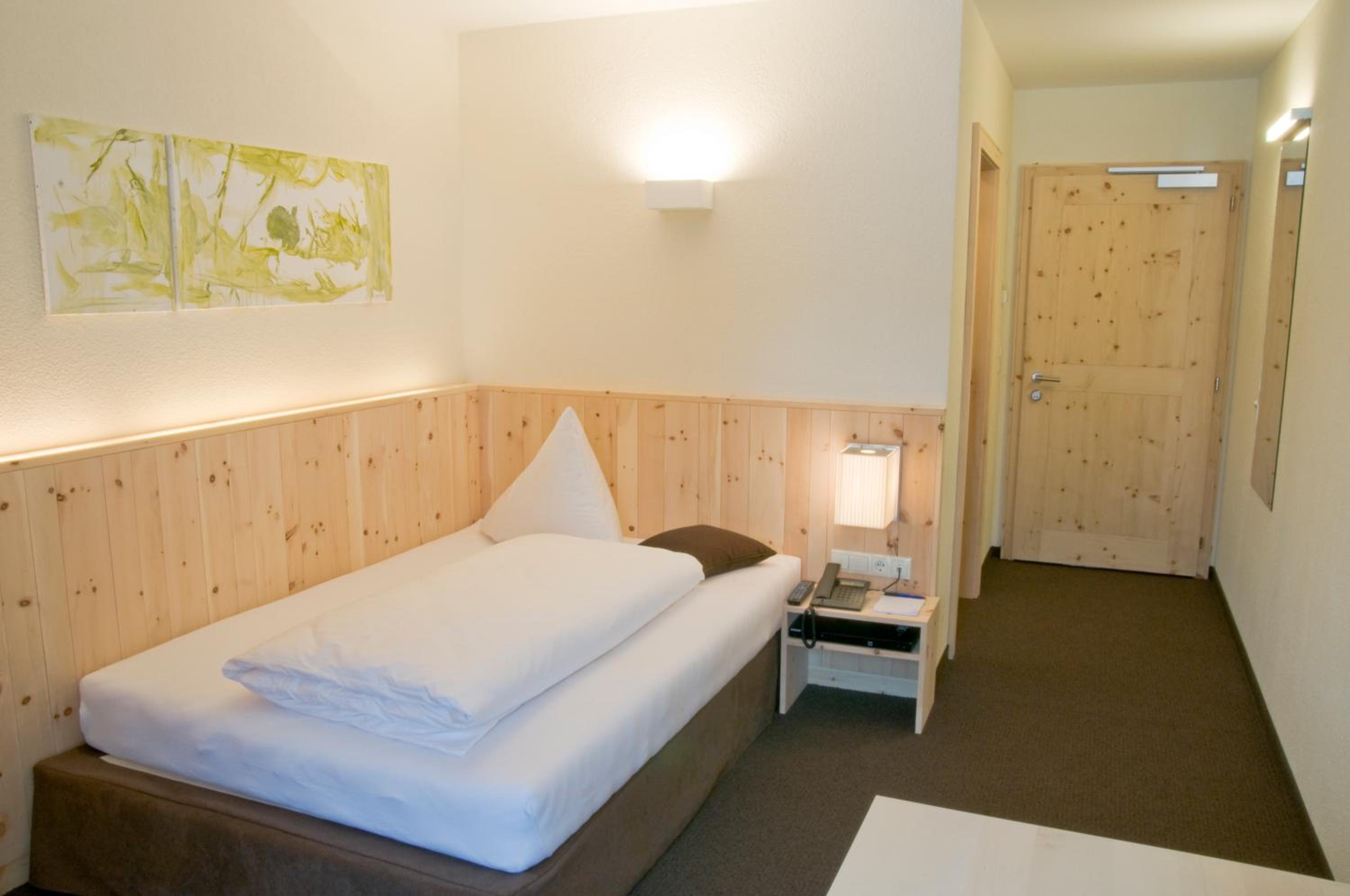 Single Room photo 1