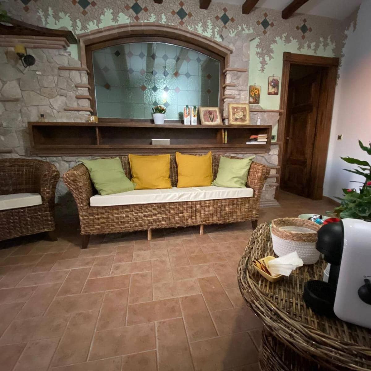 Deluxe Double Room (2 Adults + 1 Child)