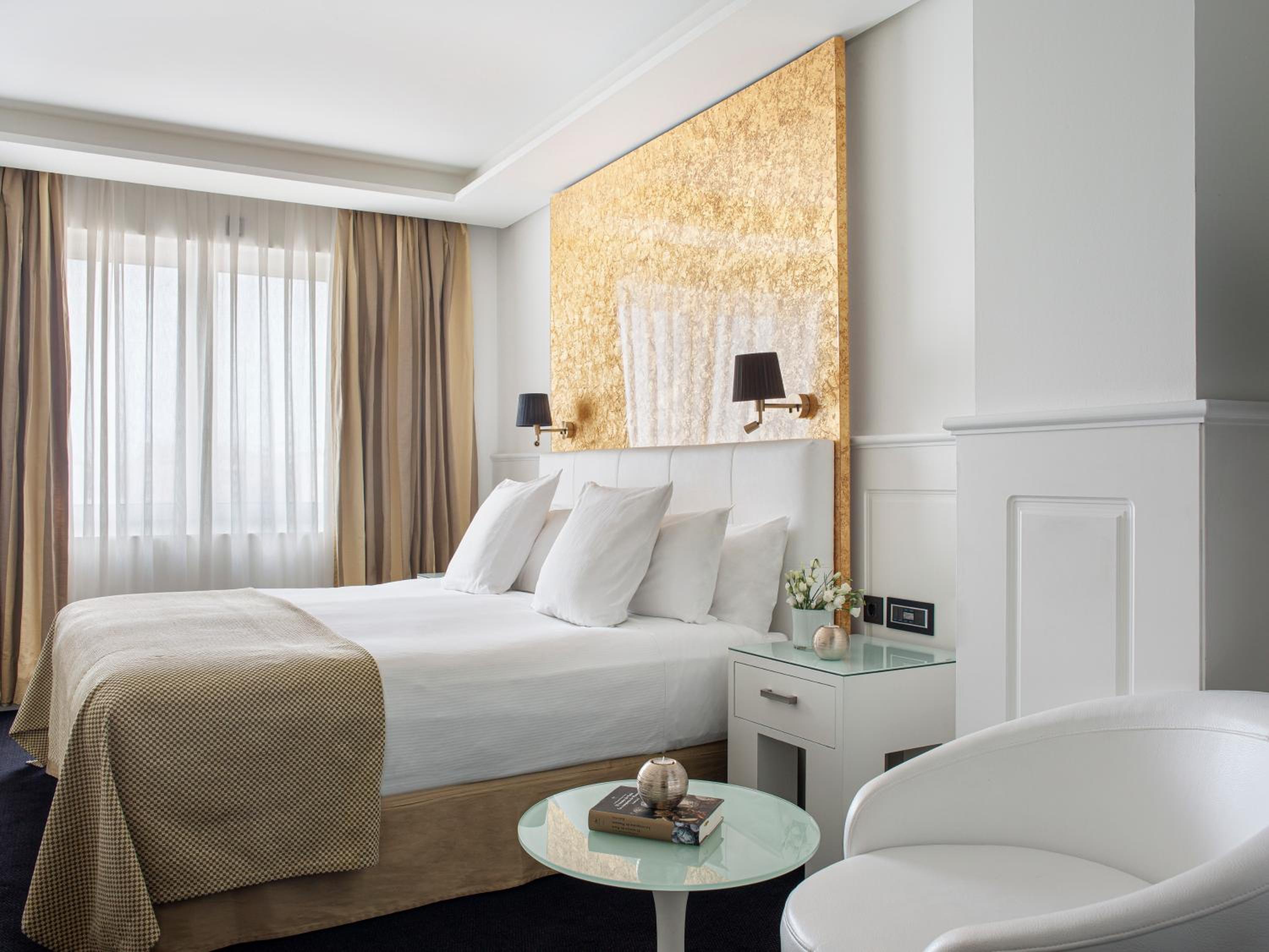 Deluxe Room - Photo 2