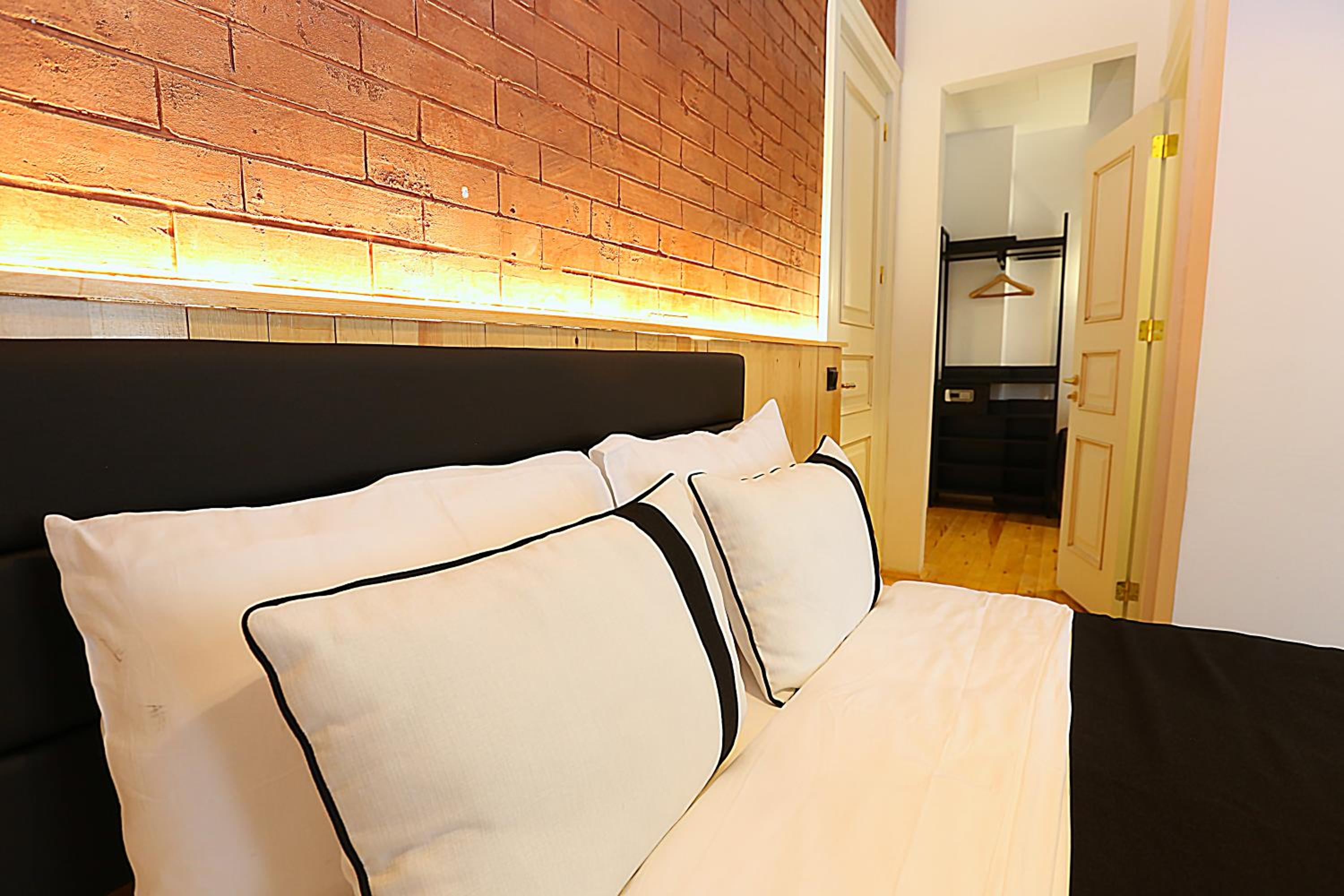 Deluxe Suite photo 1