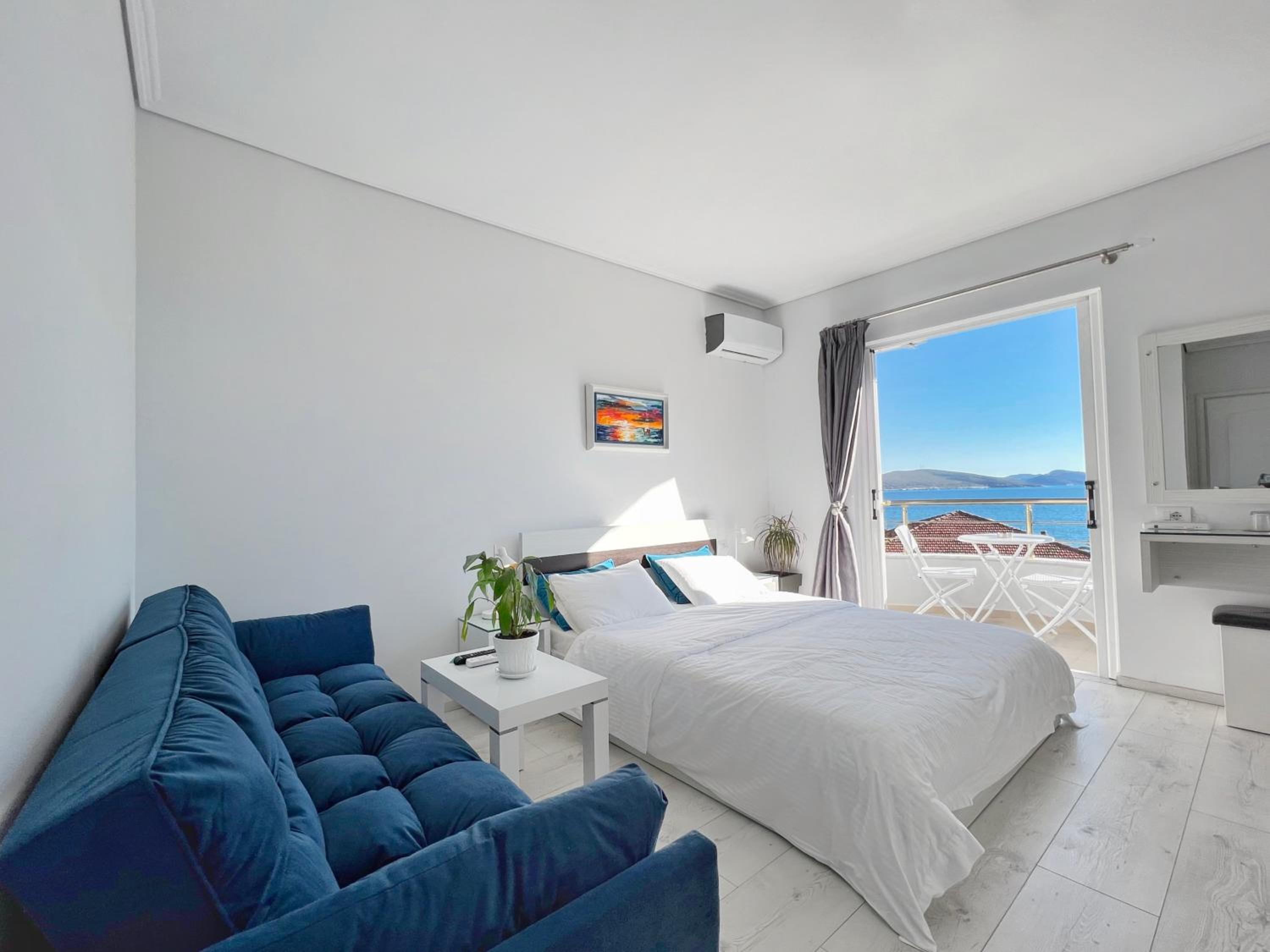 Family Room with Balcony and Sea View