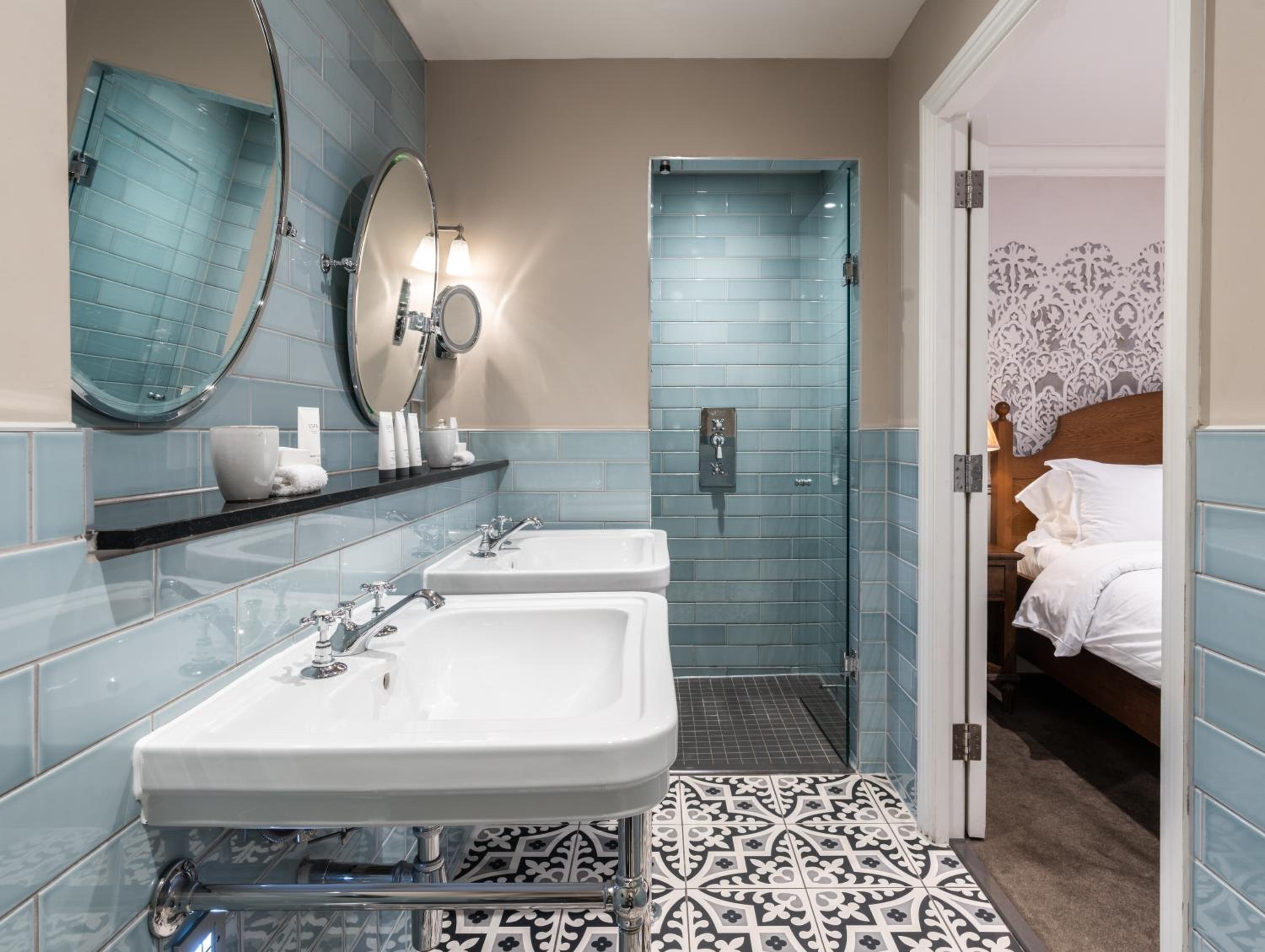 Luxe Jr Suite photo 2