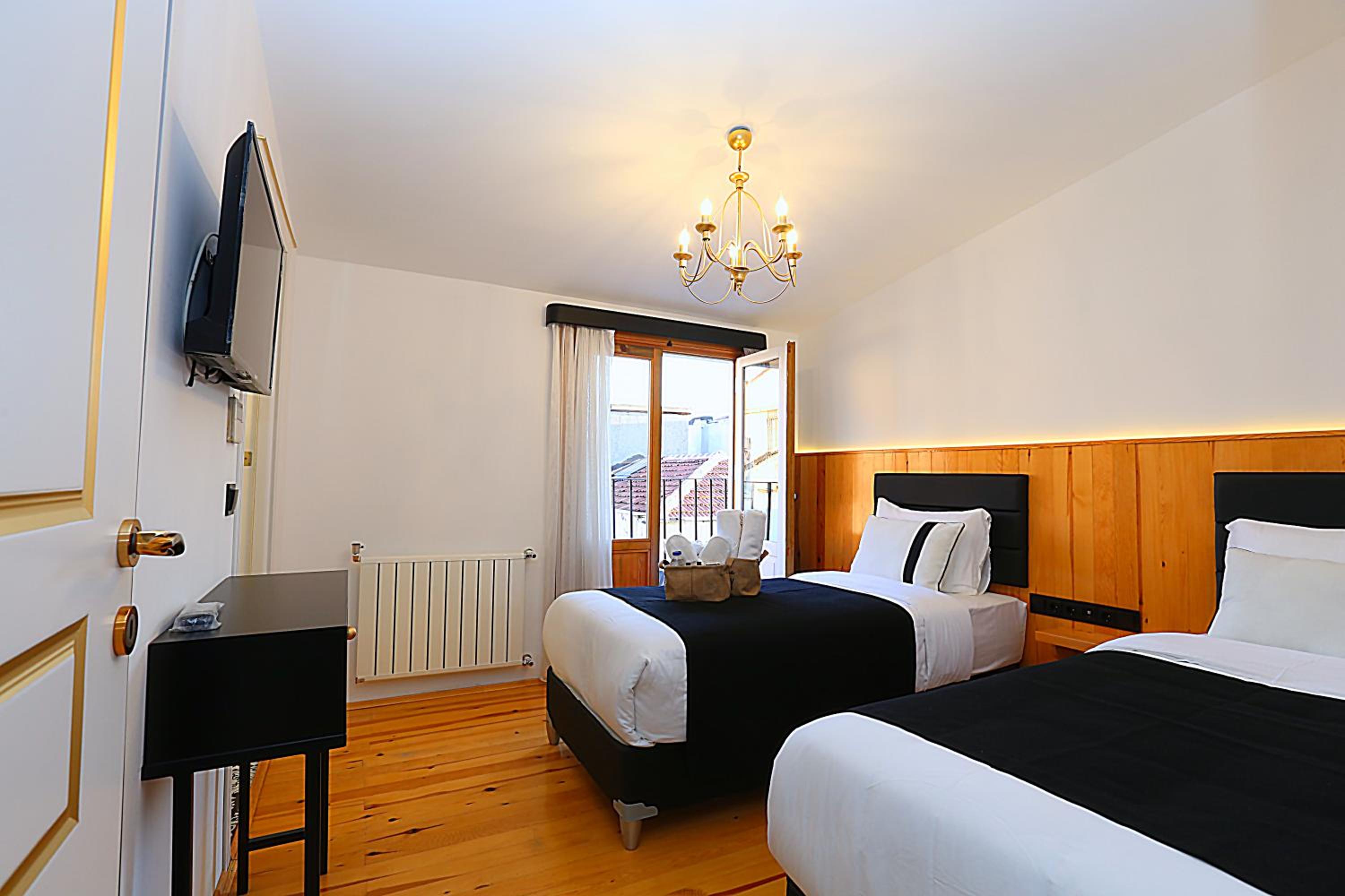 Twin Room with Balcony photo 1