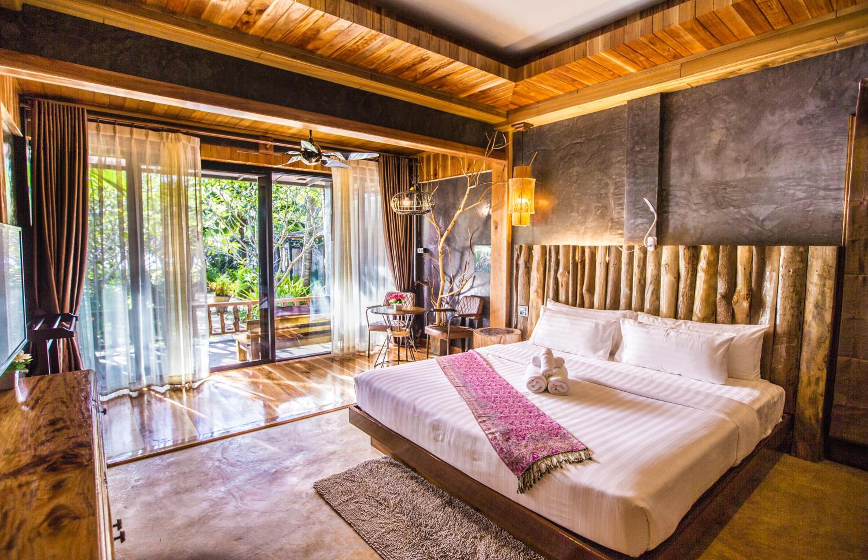Anda Family Room