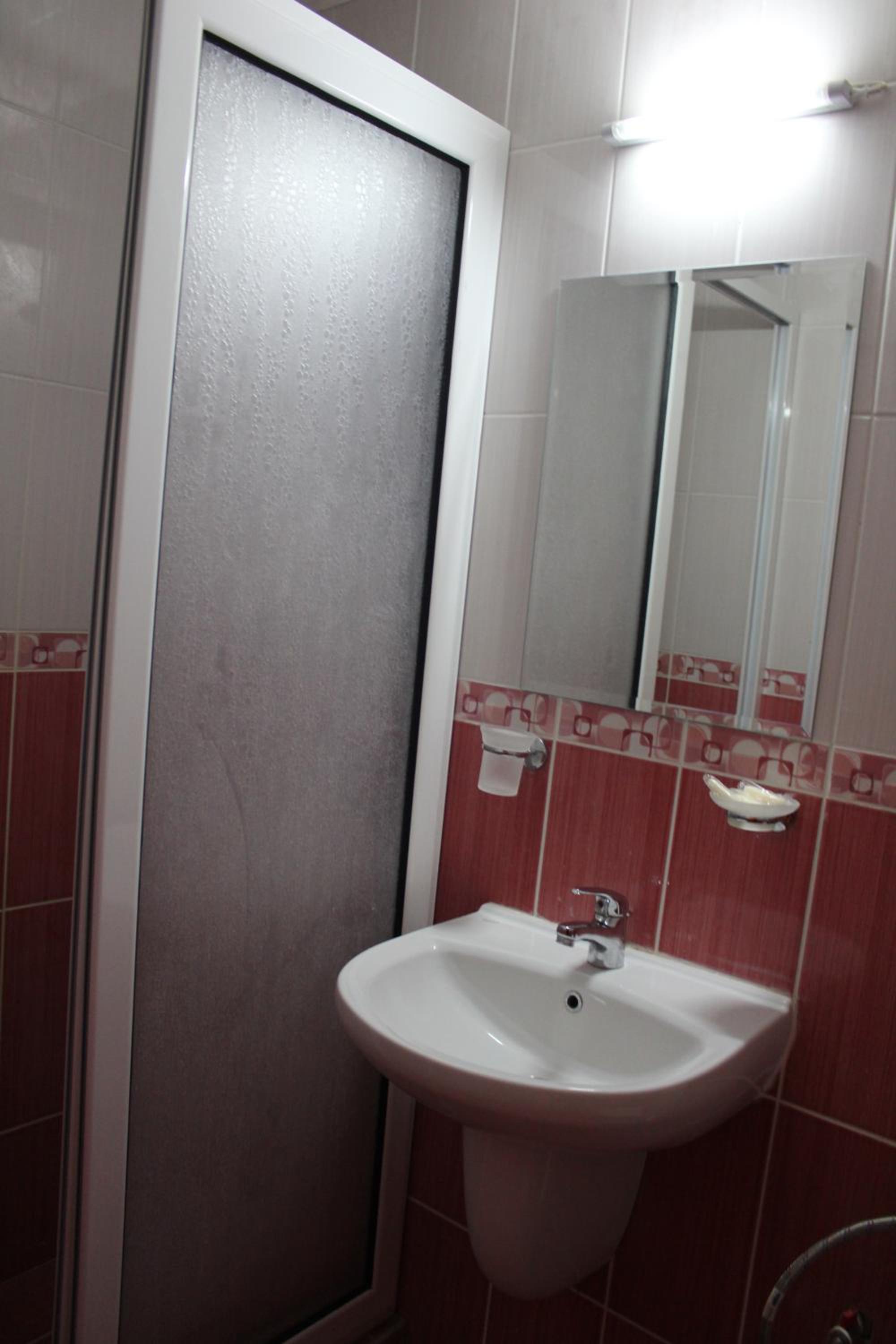 Triple Room with Balcony - Photo 8