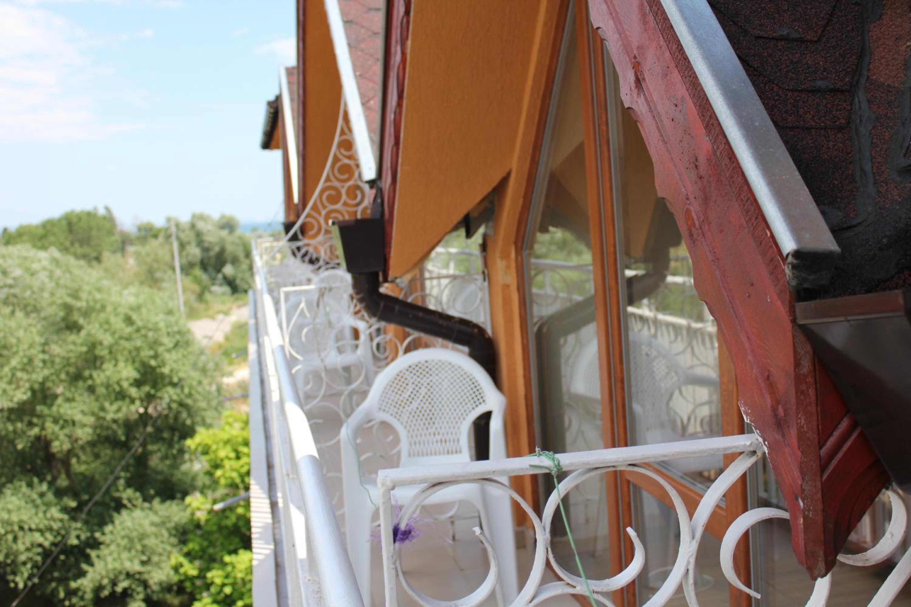 Twin Room with Balcony - Photo 6