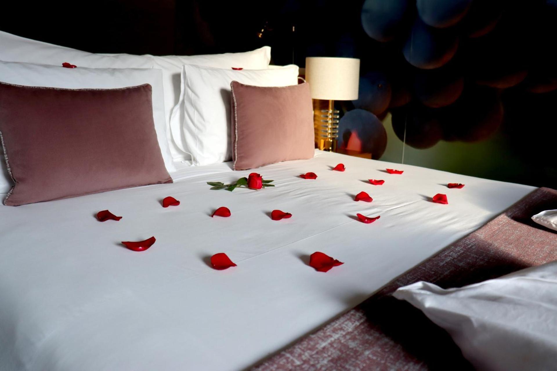 King Suite with Balcony - Photo 1