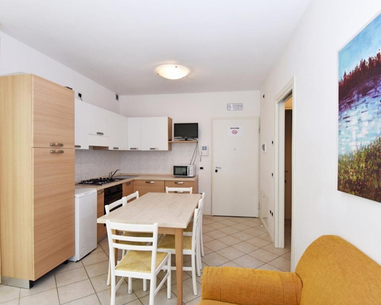 Apartment - Ground Floor - Photo 4