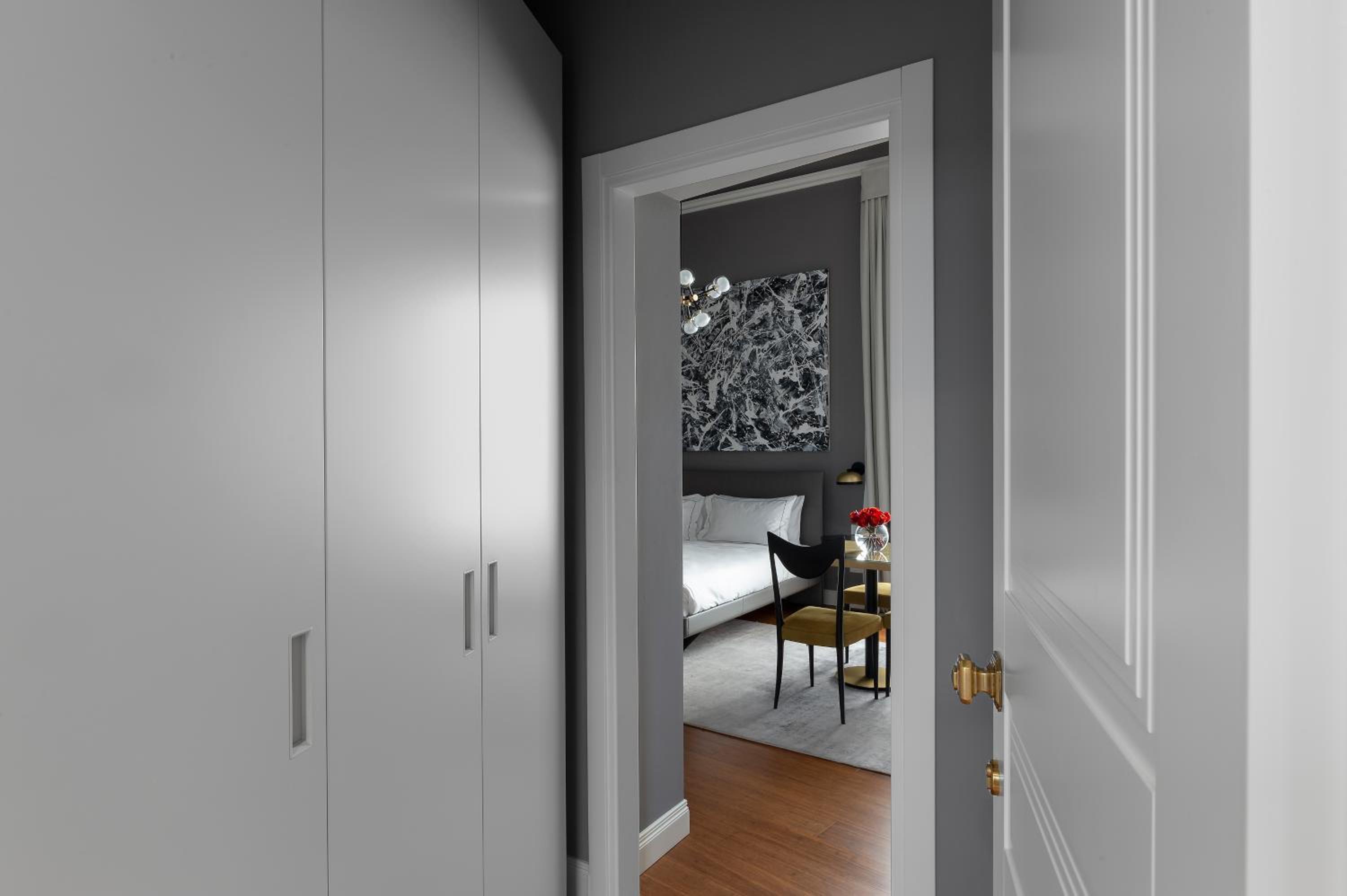 Suite - Photo 2