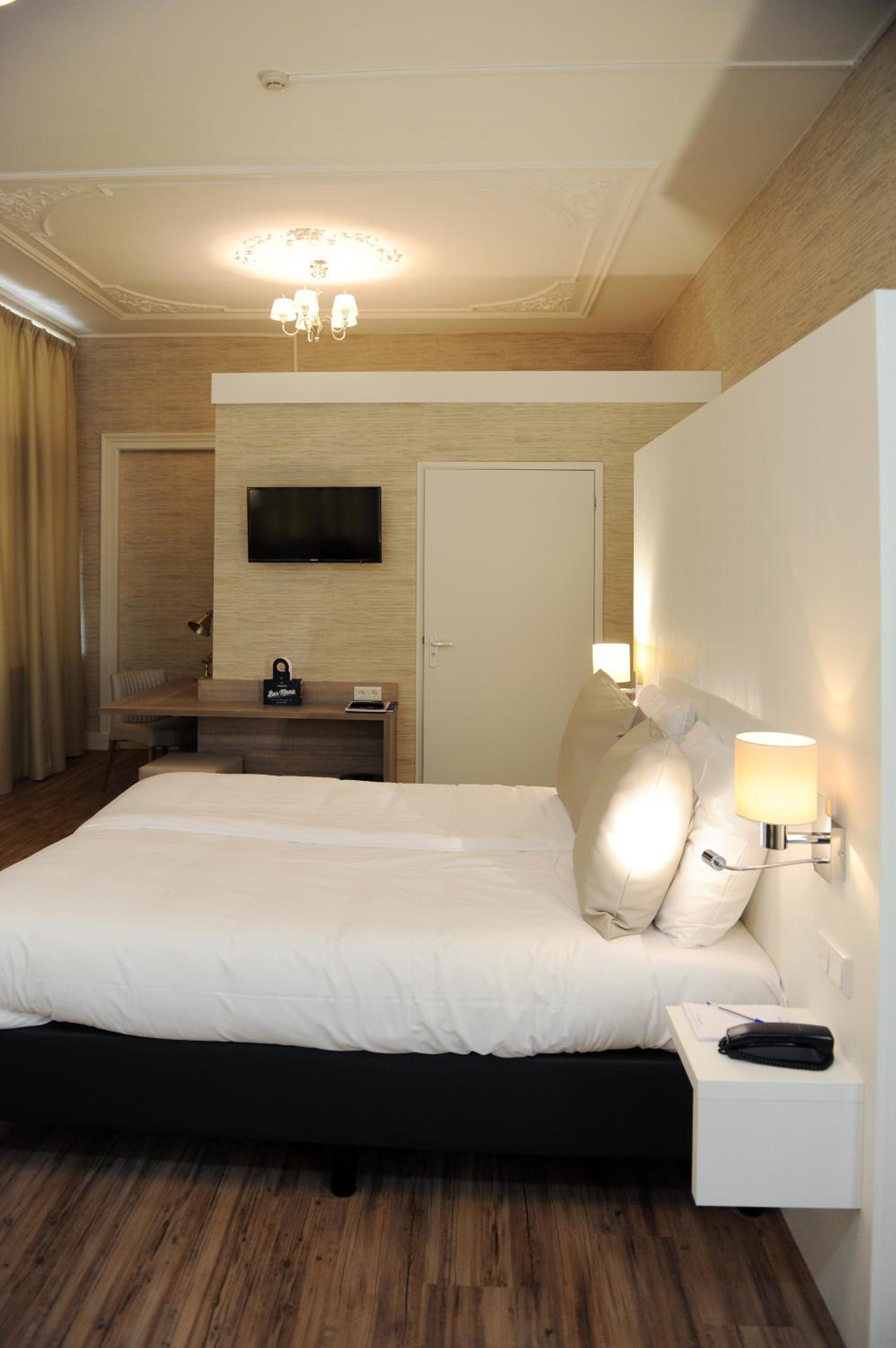 Standard Double Suite