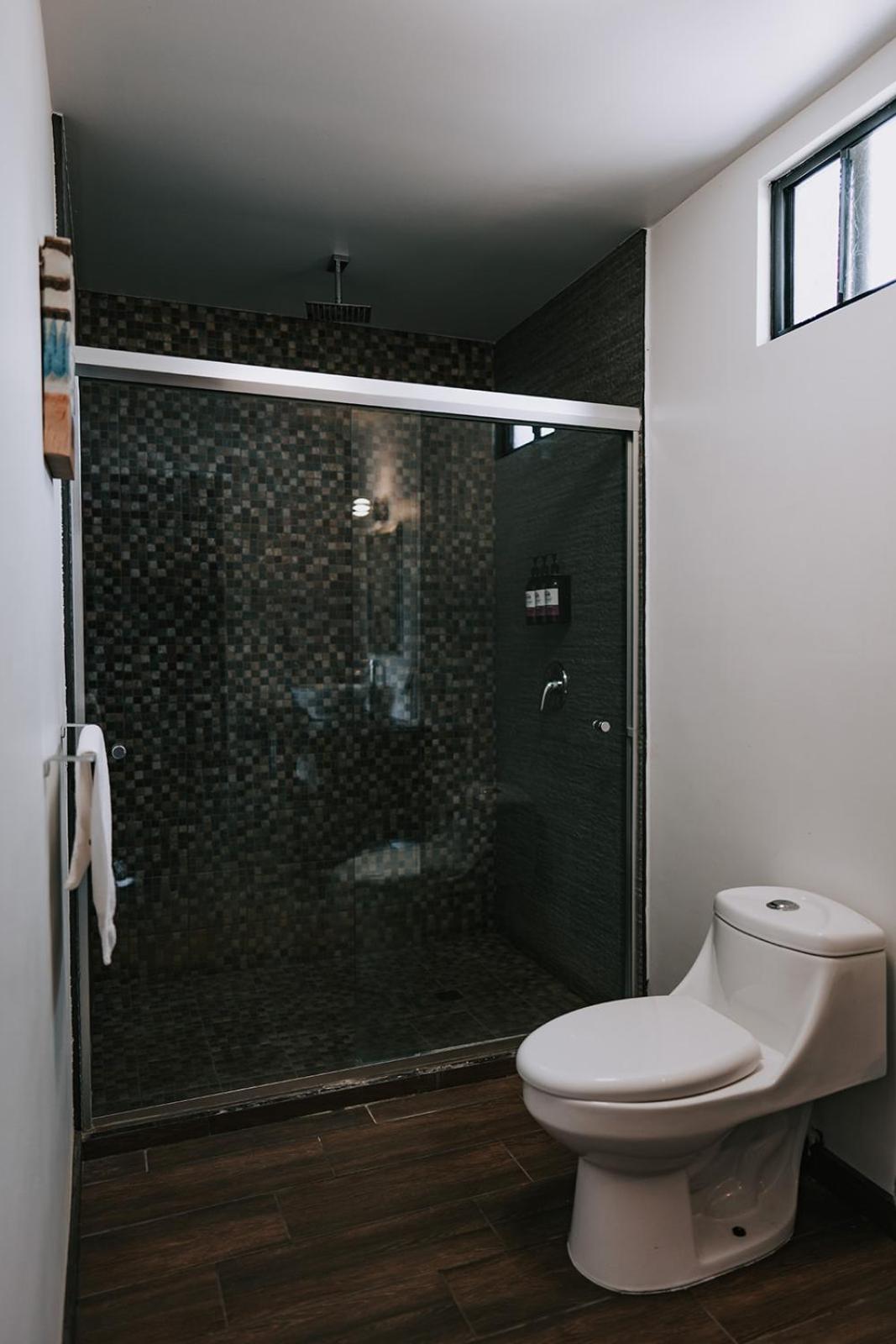 Double Room - Photo 8