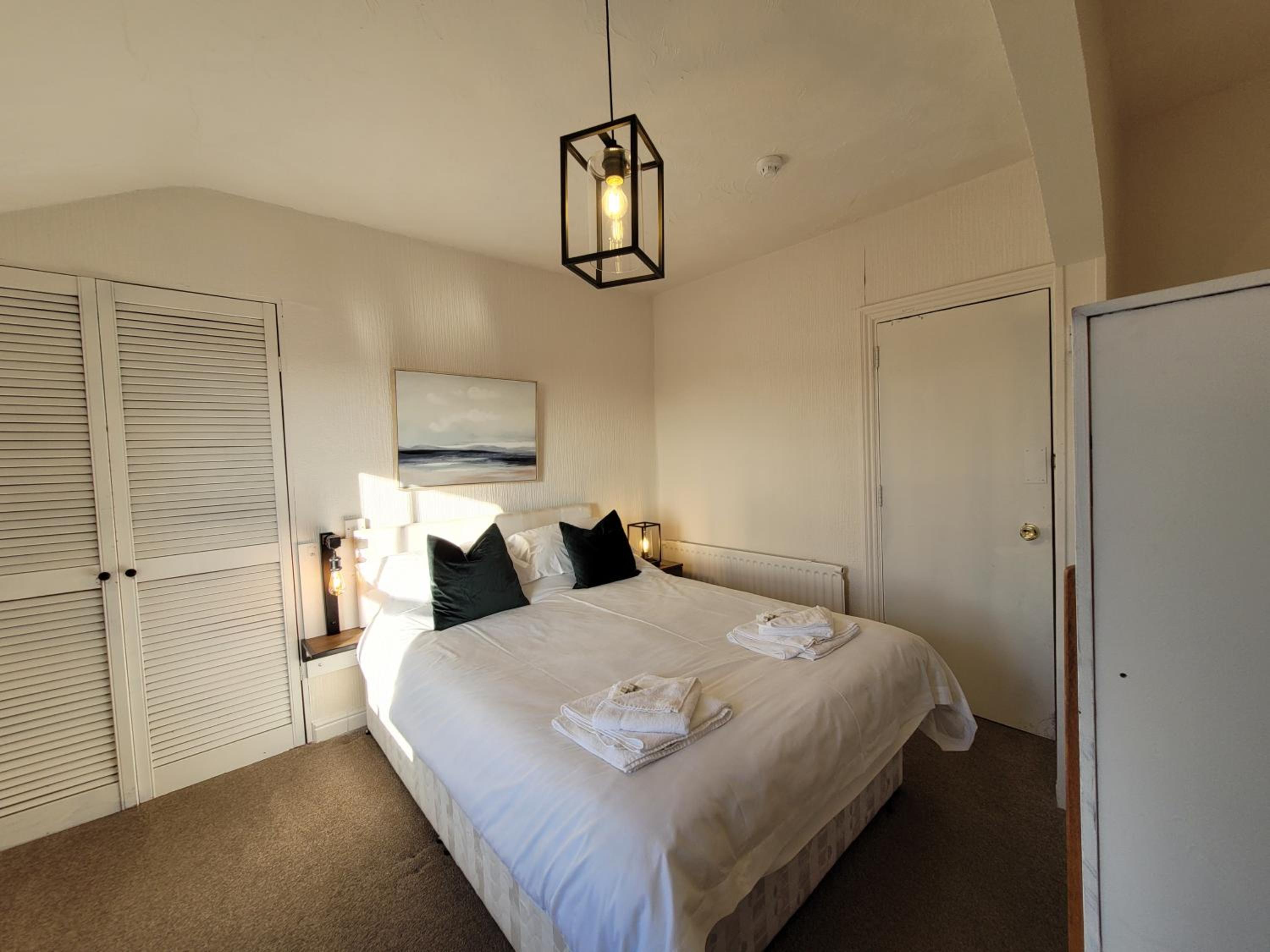 One-Bedroom Apartment - Photo 7