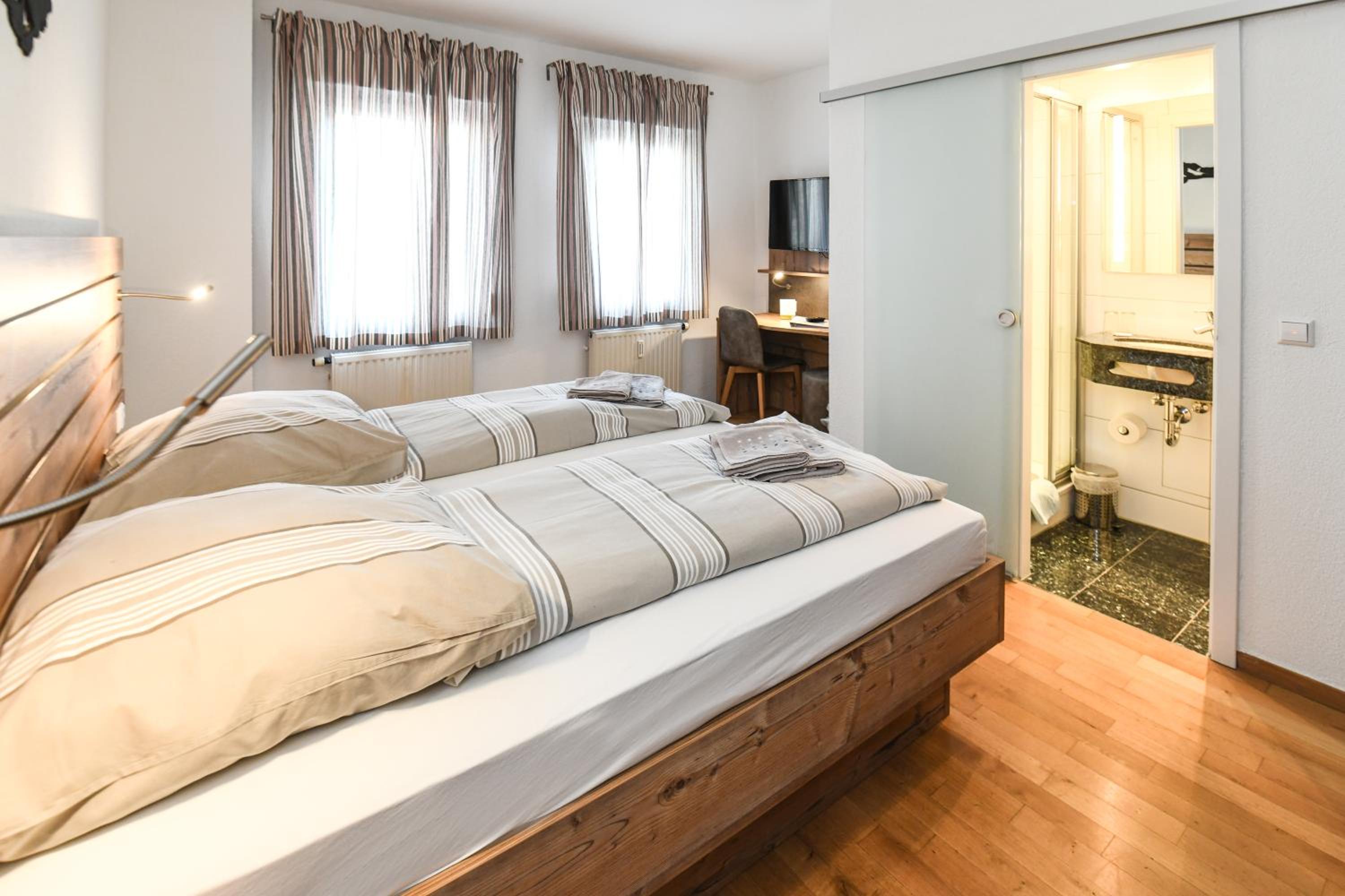 Double Room - Photo 4