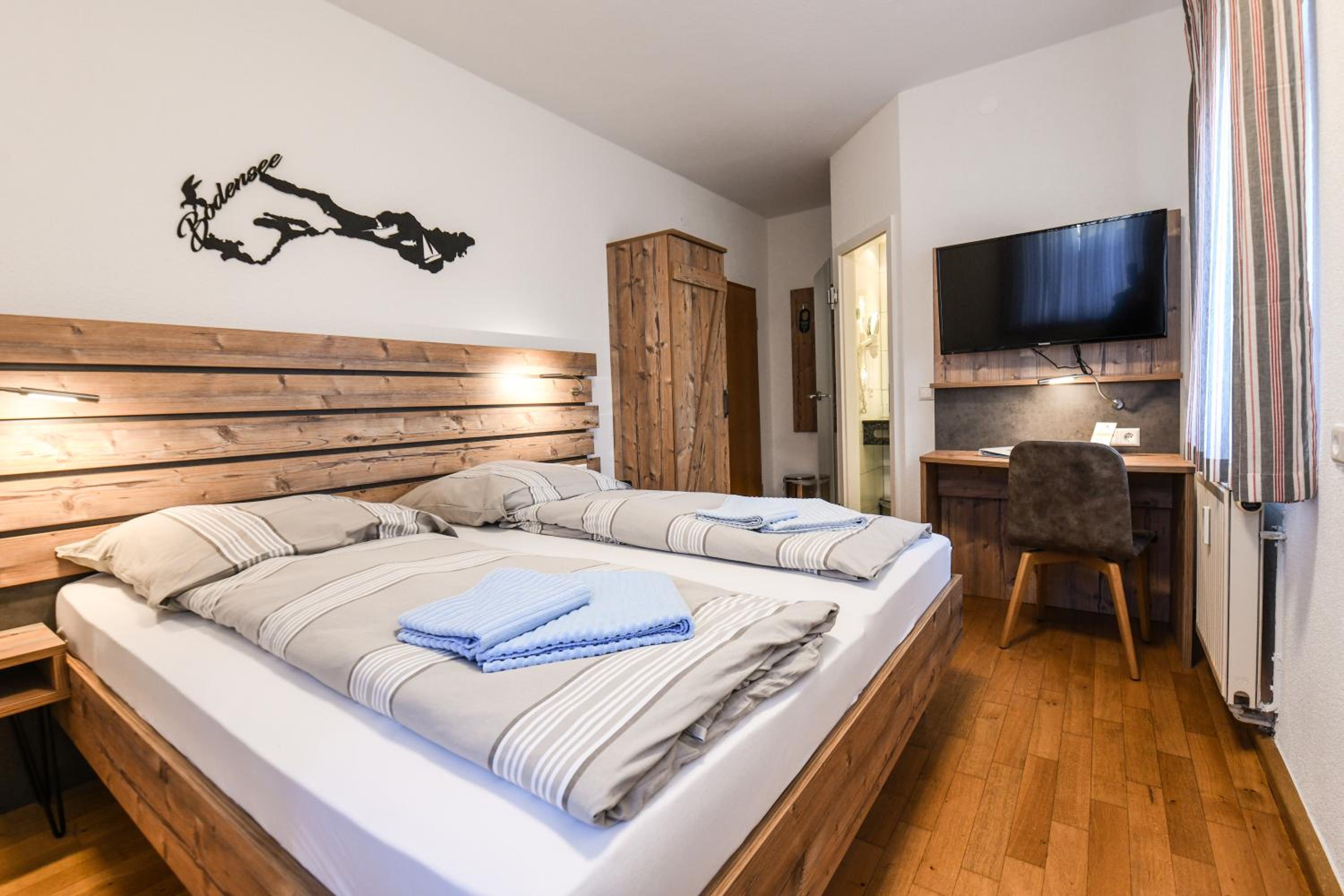 Double Room - Photo 5