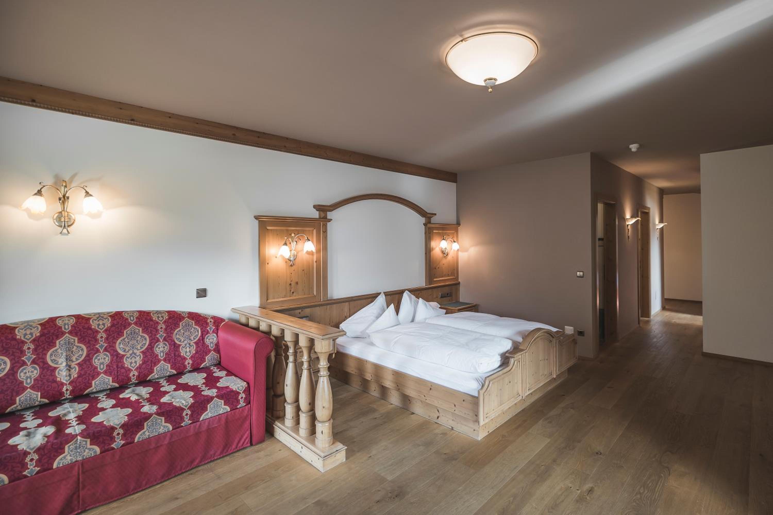 Comfort Family Suite with Balcony - Photo 3