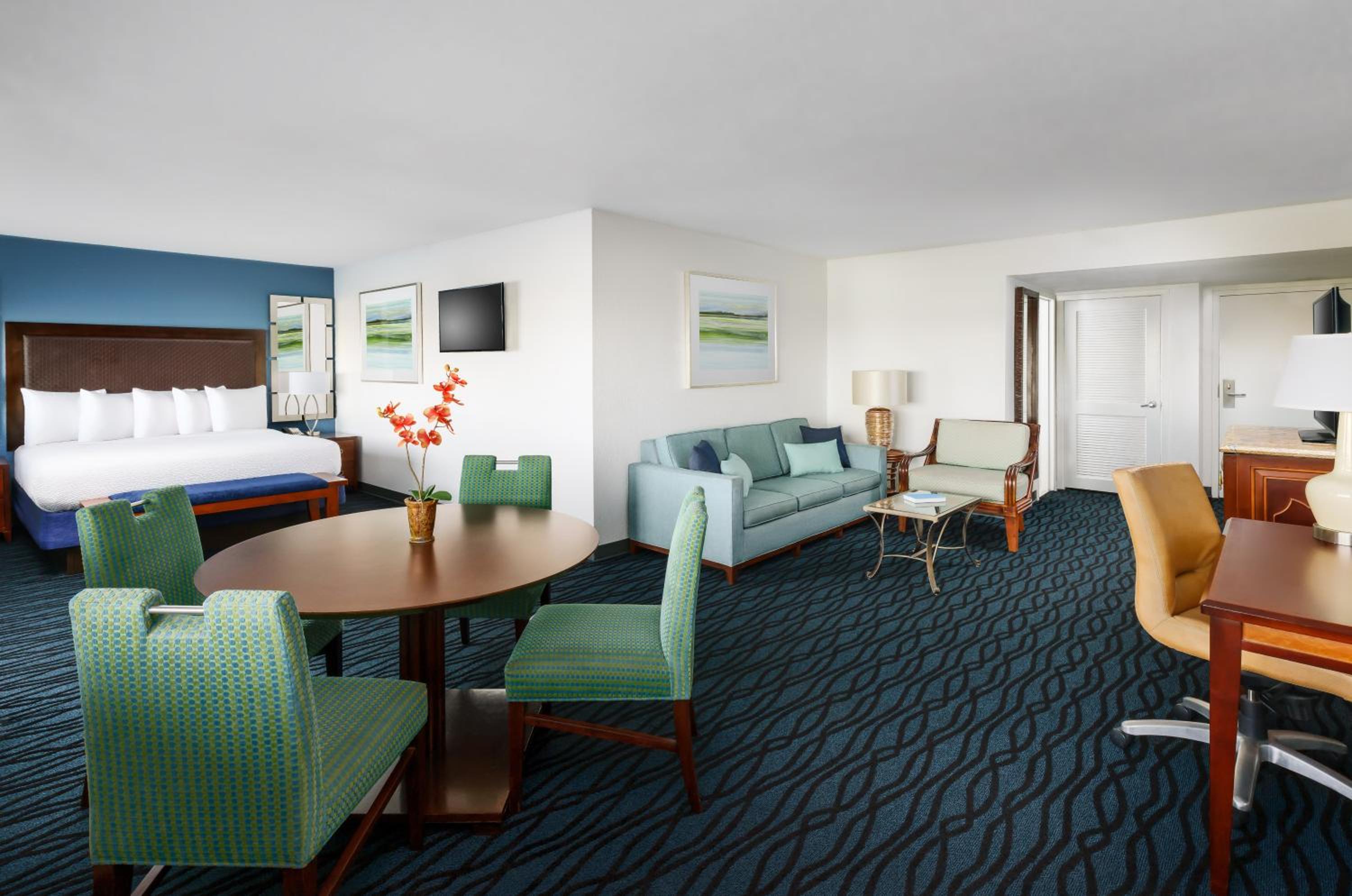 Tower Studio Suite (Newly Renovated)