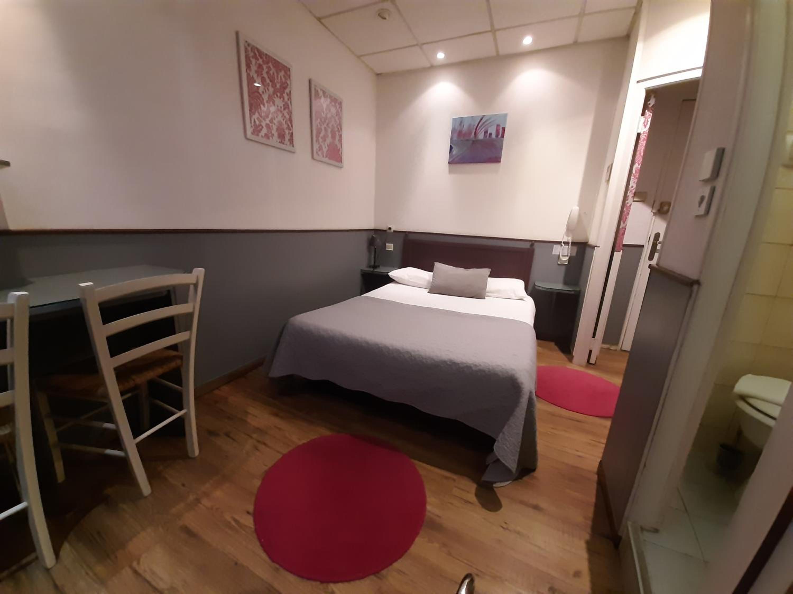Standard Triple Room - Photo 7
