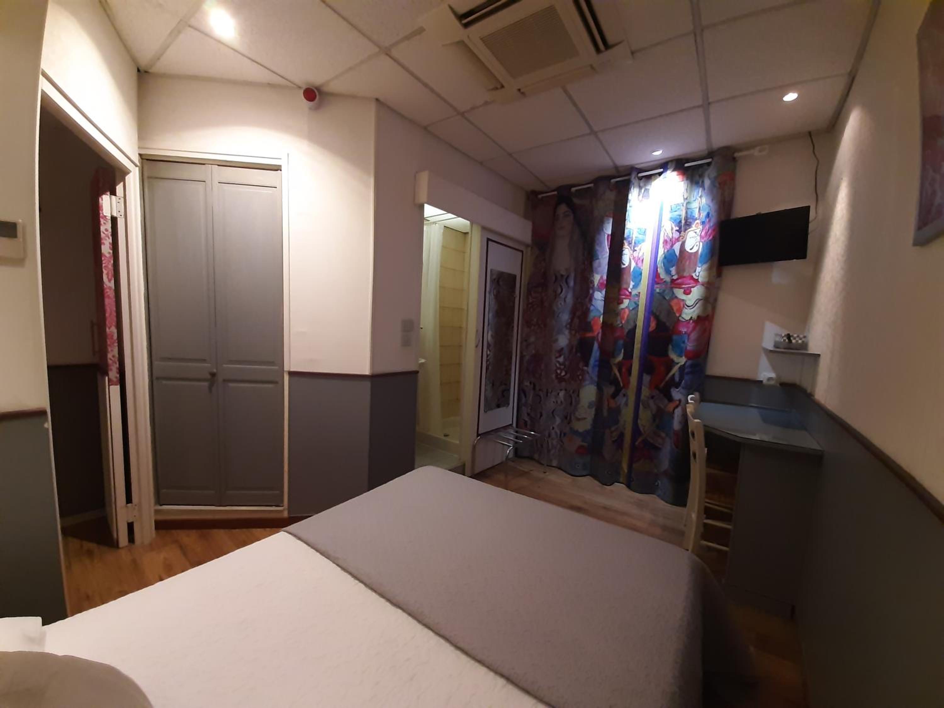 Standard Double Room - Photo 1