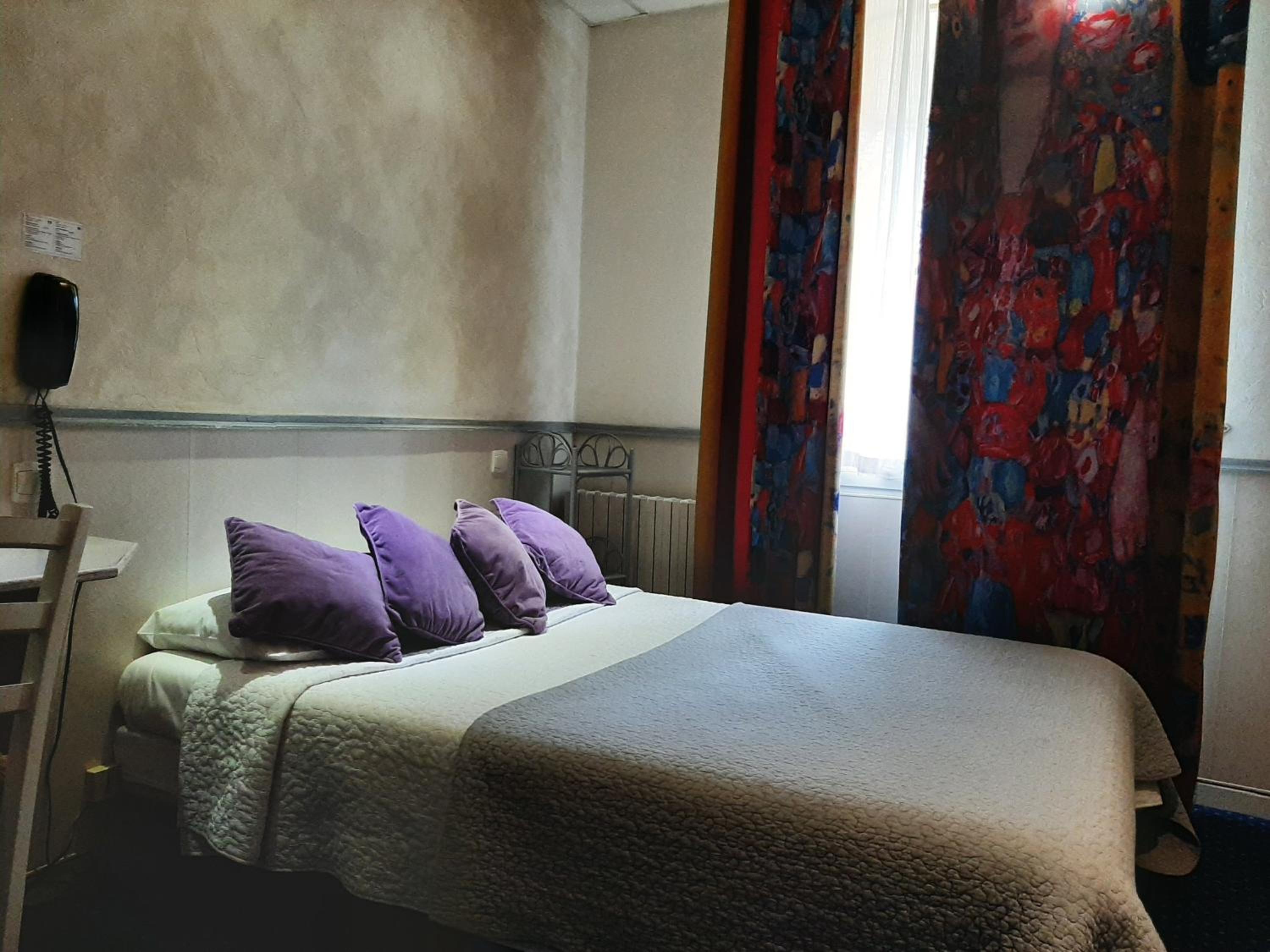 Standard Double Room - Photo 4