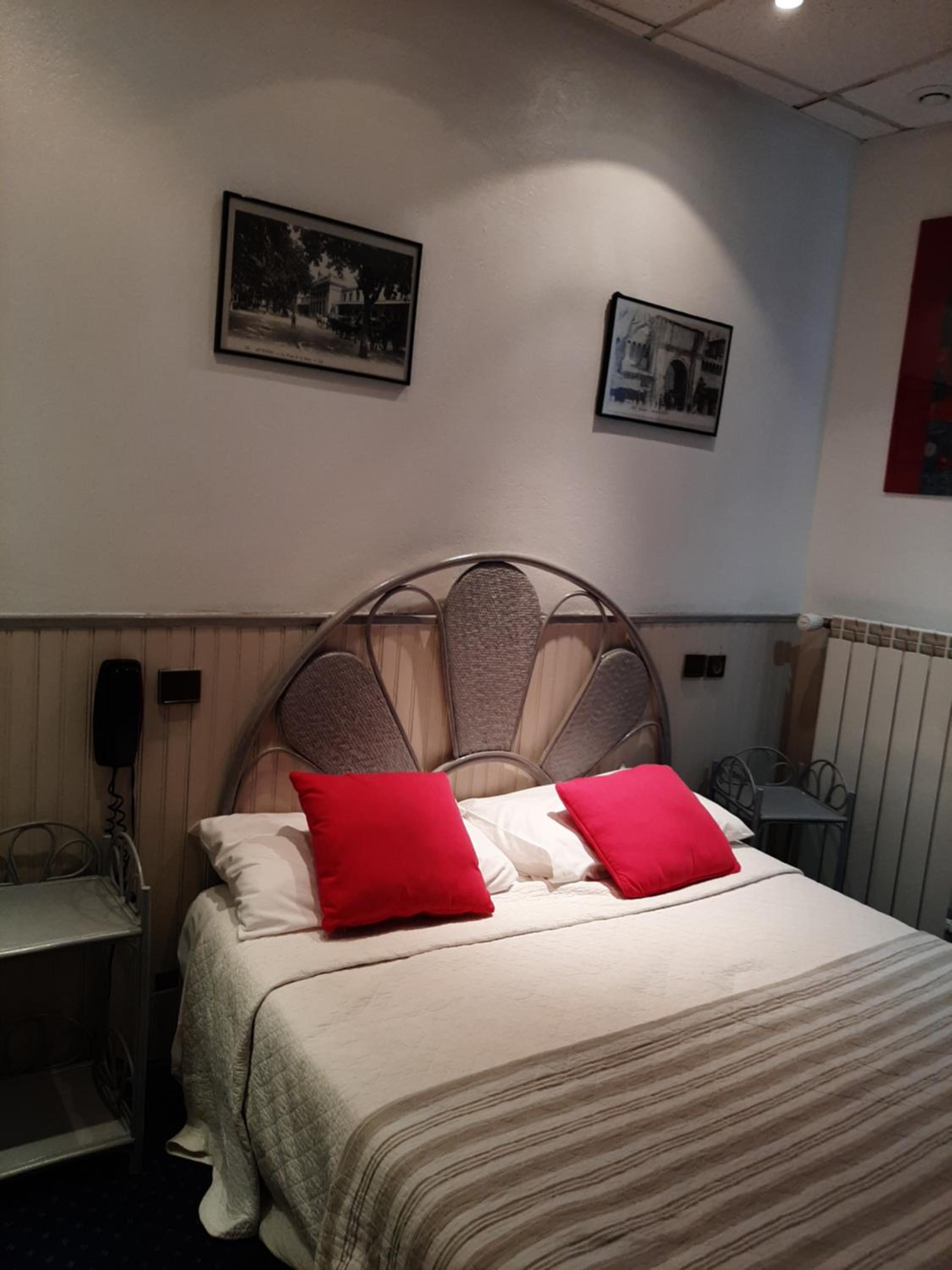 Standard Double Room - Photo 2