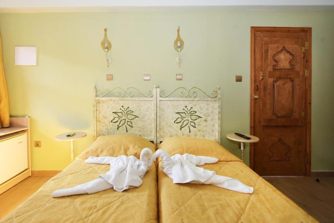 Double or Twin Room photo 2