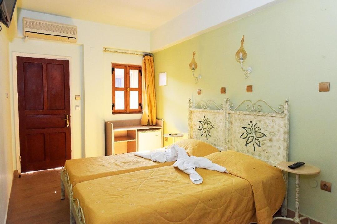 Double or Twin Room photo 3